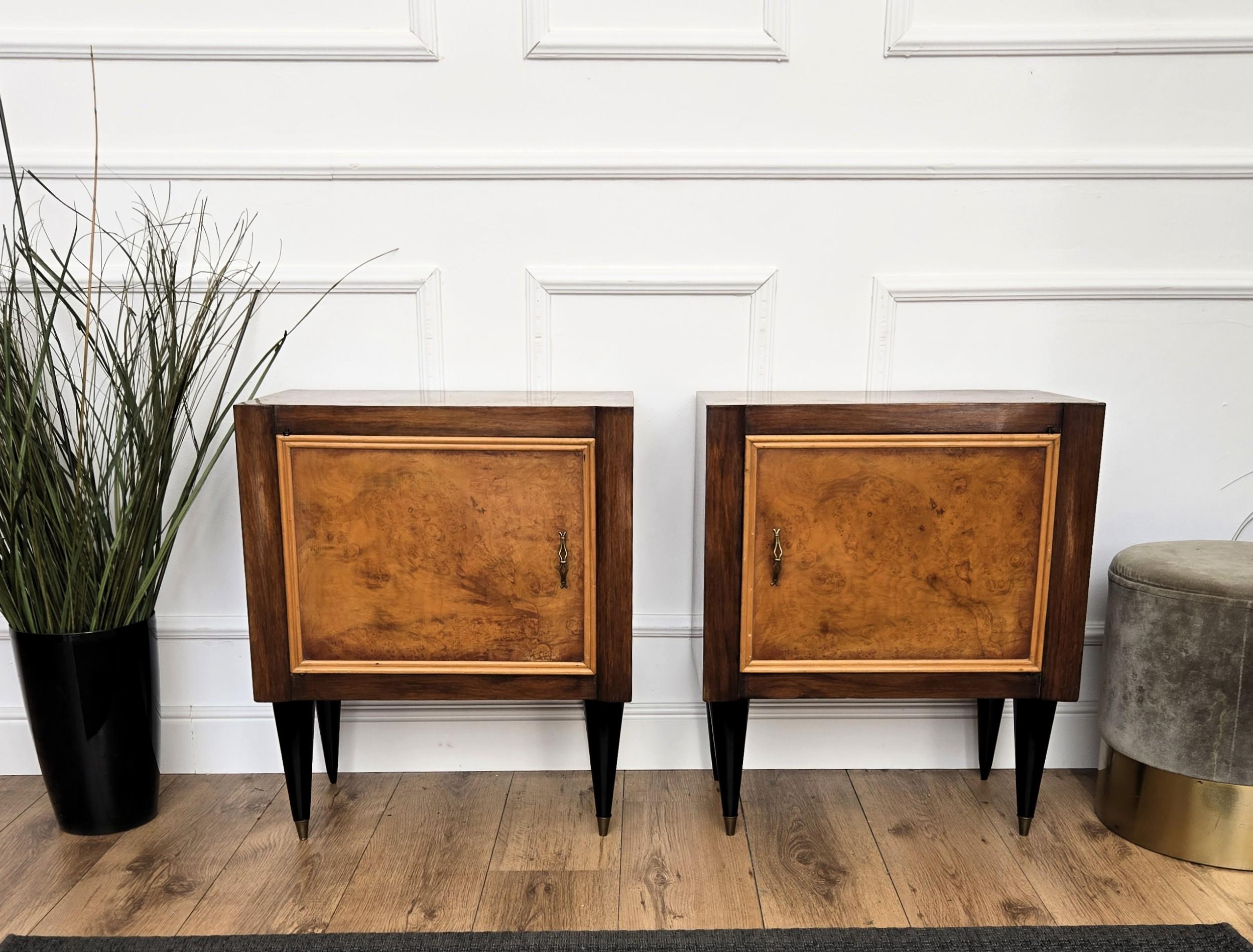 Pair of Italian Art Deco Night Stands Bed Side Tables in Burl Walnut im Zustand „Gut“ im Angebot in Carimate, Como