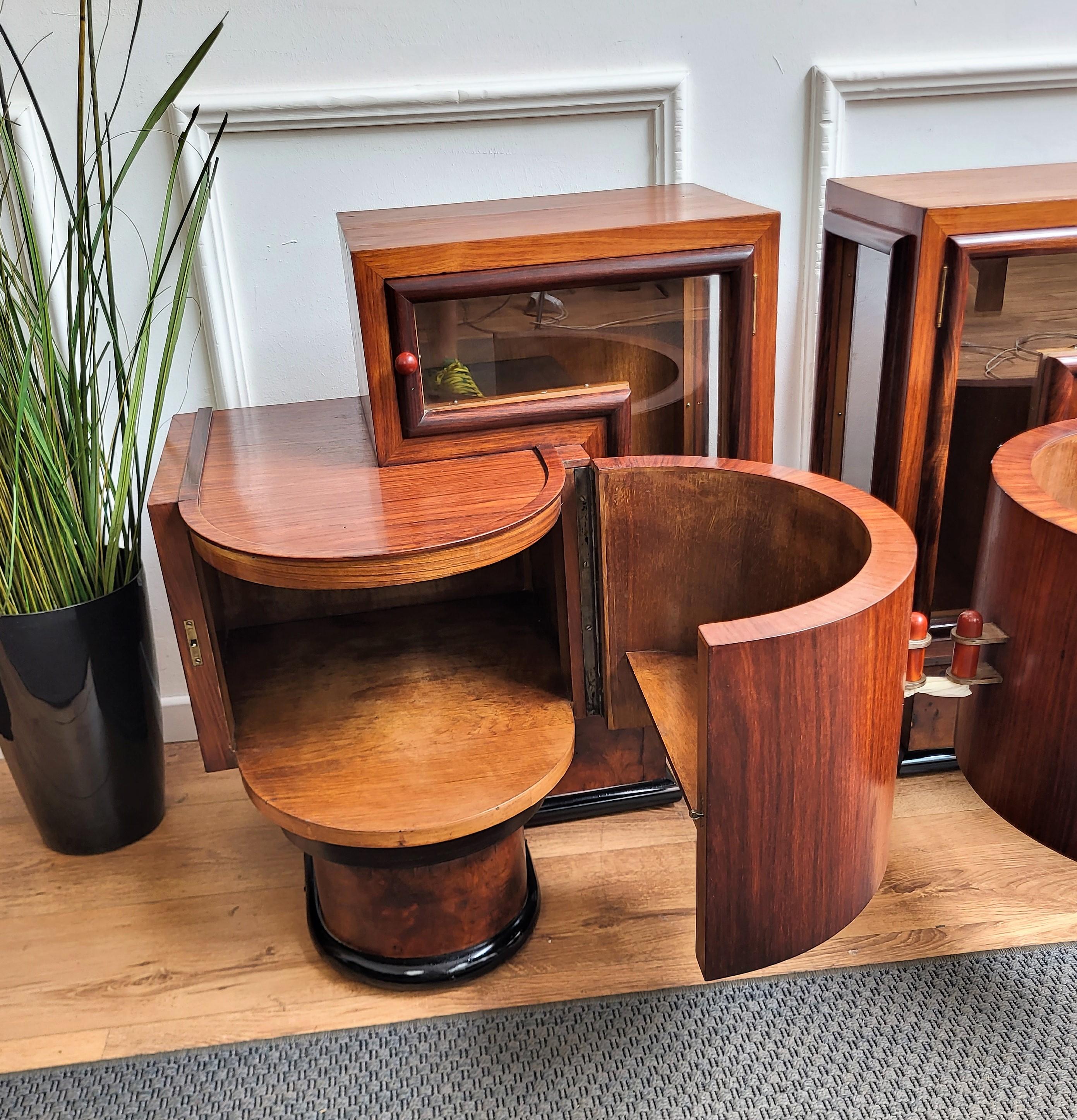 Wood Pair of Italian Art Deco Night Stands Bedside Tables in Burl Walnut