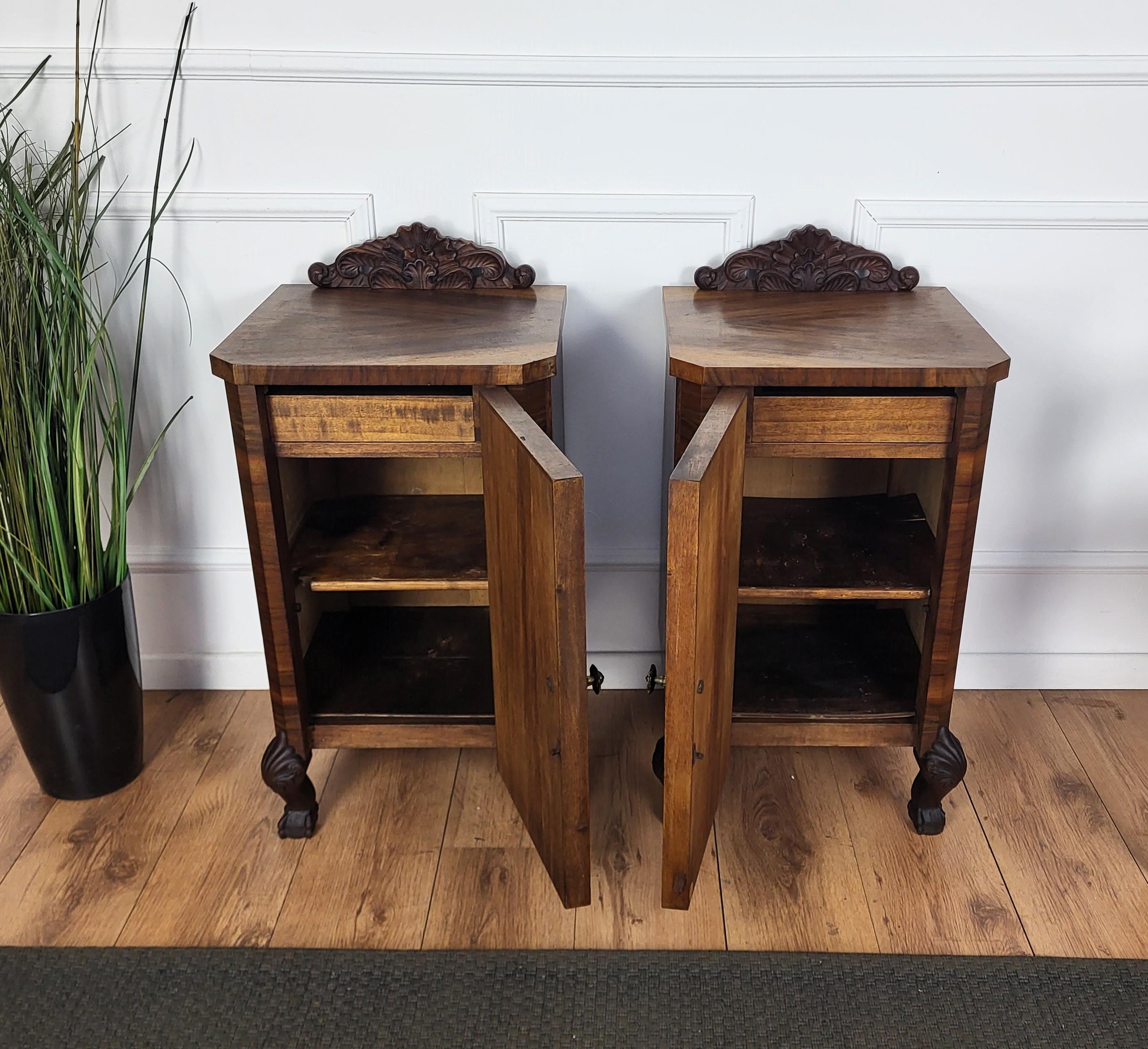 Pair of Italian Art Deco Night Stands Bed Side Tables in Burl Walnut For Sale 1