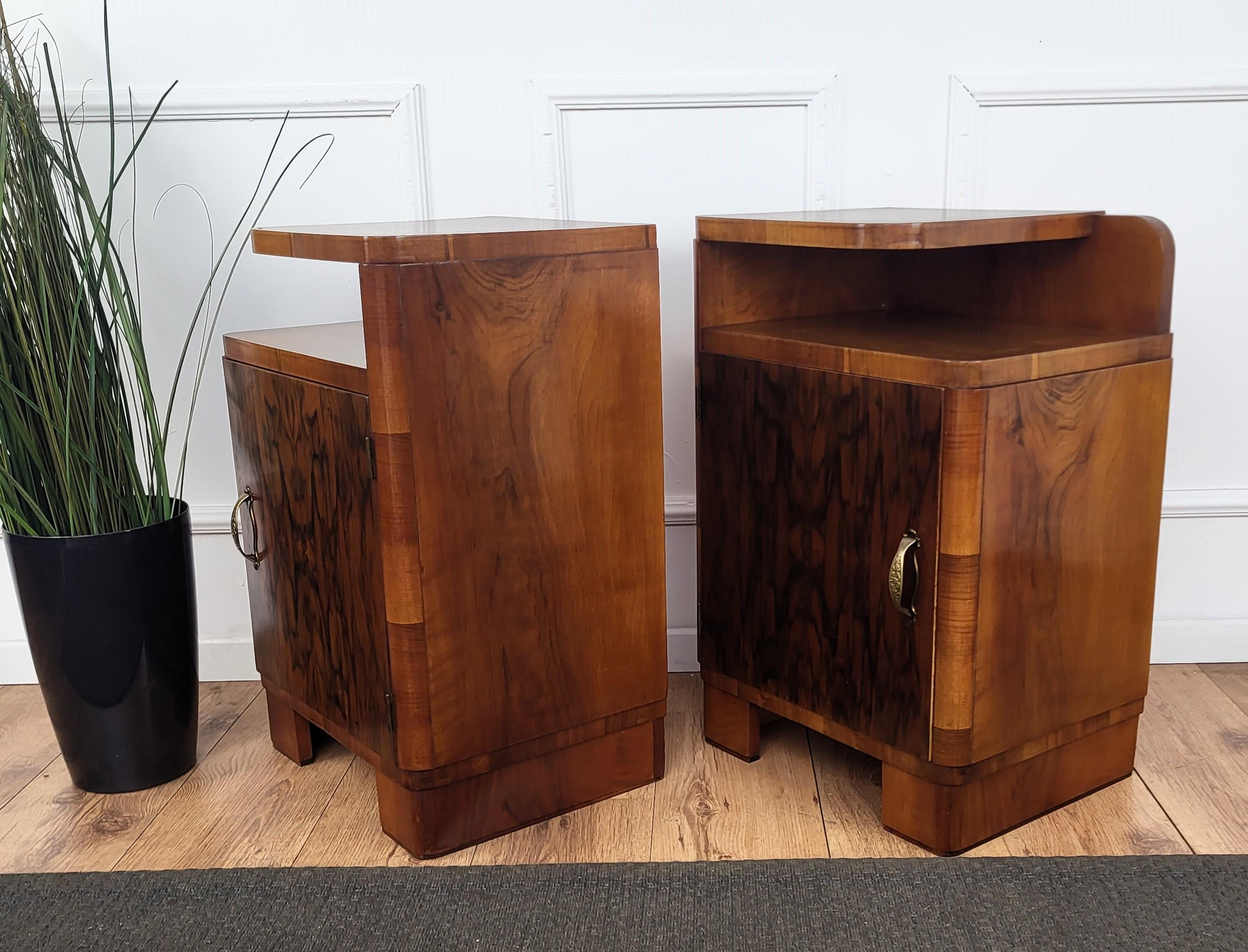 Pair of Italian Art Deco Night Stands Bed Side Tables in Burl Walnut For Sale 1