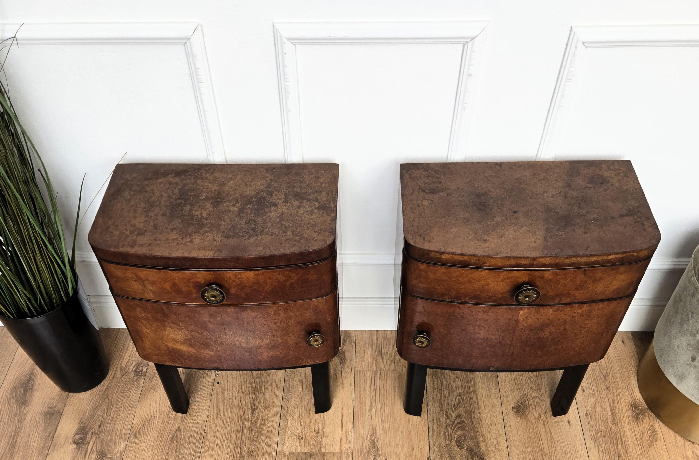 Pair of Italian Art Deco Night Stands Bed Side Tables in Burl Walnut 1