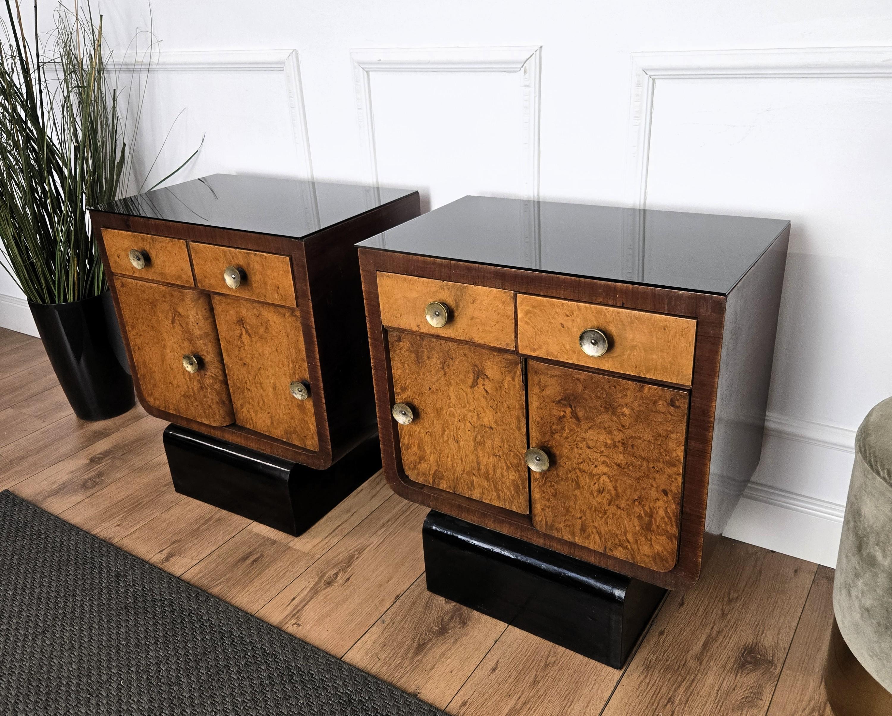 Pair of Italian Art Deco Night Stands Bed Side Tables in Burl Walnut For Sale 1
