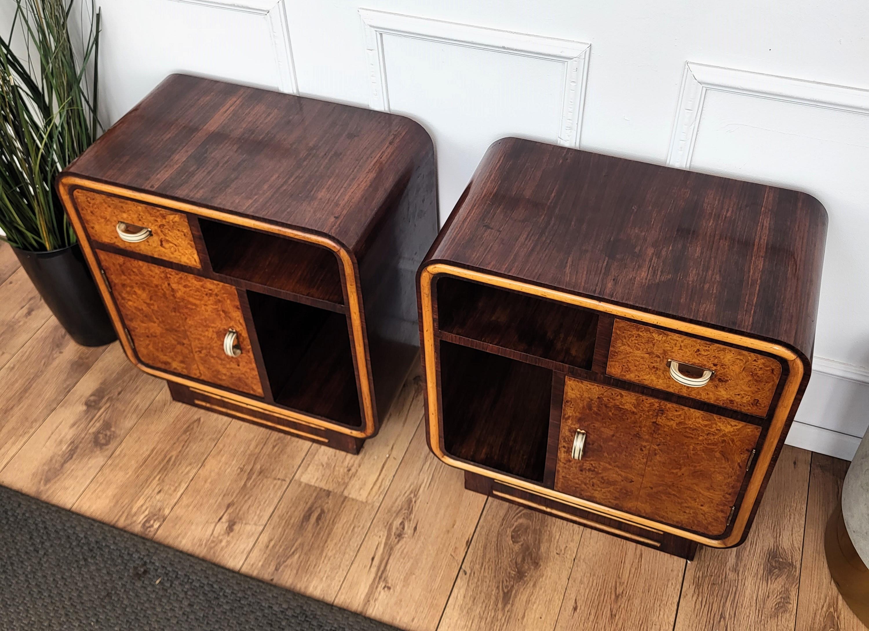 Pair of Italian Art Deco Night Stands Bed Side Tables in Burl Walnut For Sale 2