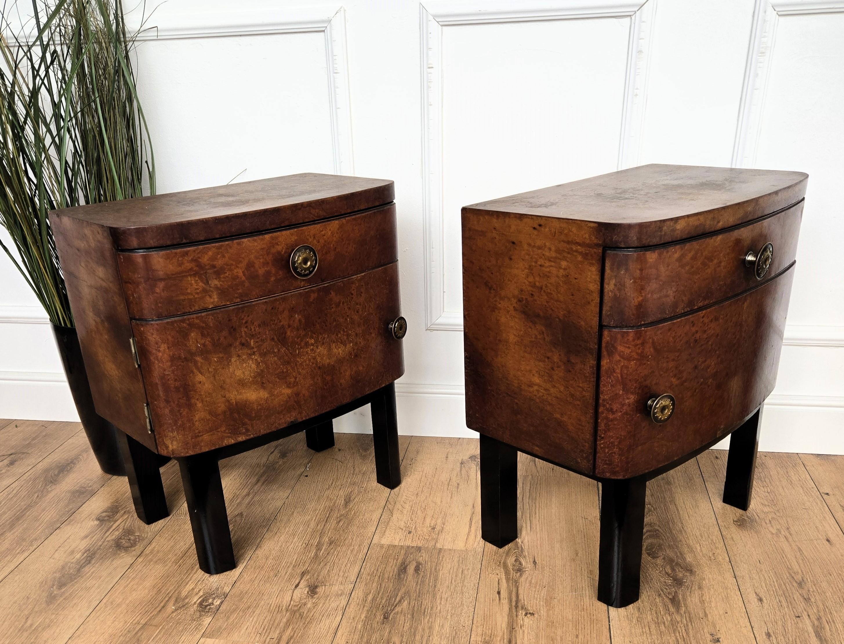 Pair of Italian Art Deco Night Stands Bed Side Tables in Burl Walnut 2