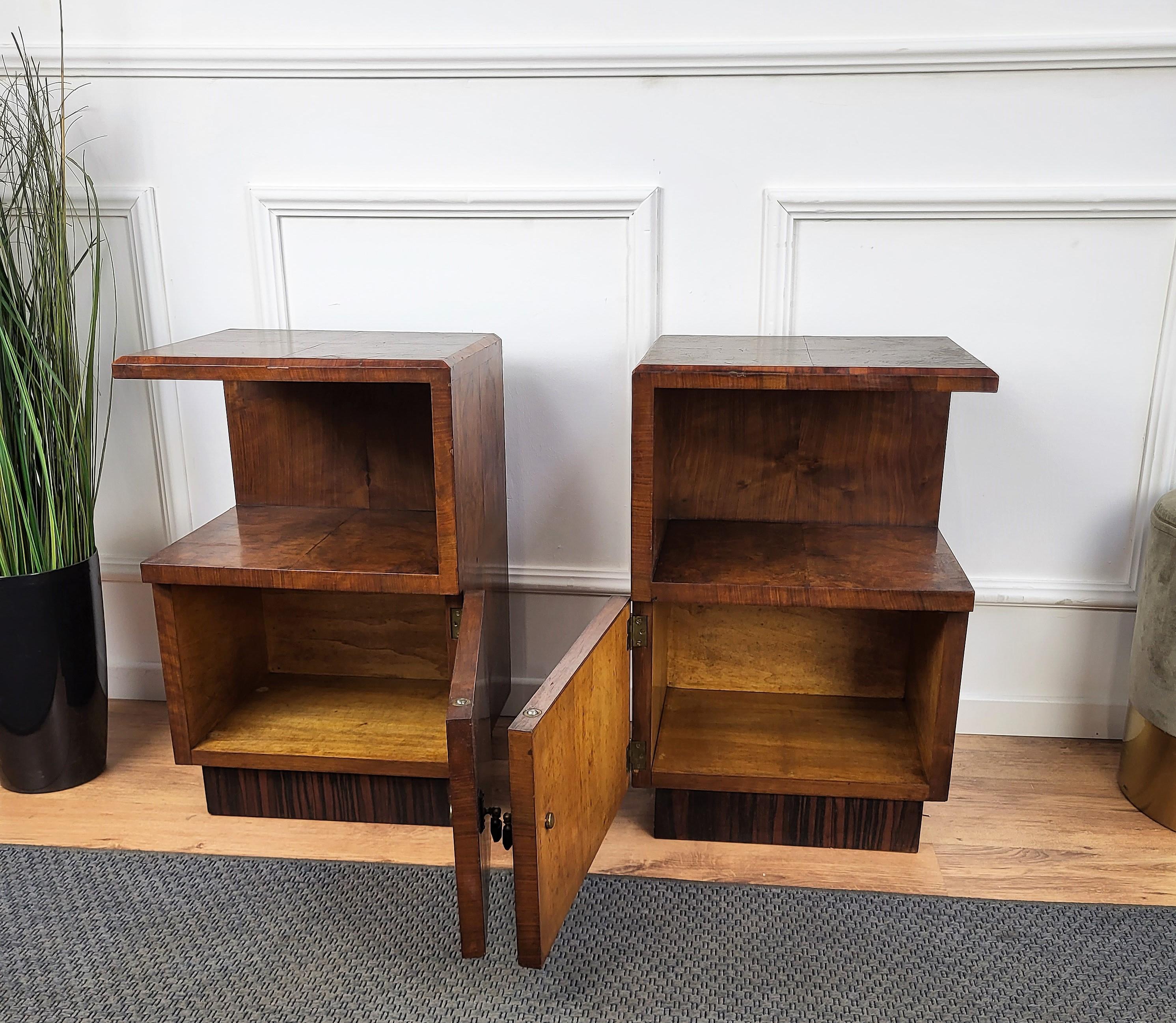 Pair of Italian Art Deco Night Stands Bed Side Tables in Burl Walnut 3