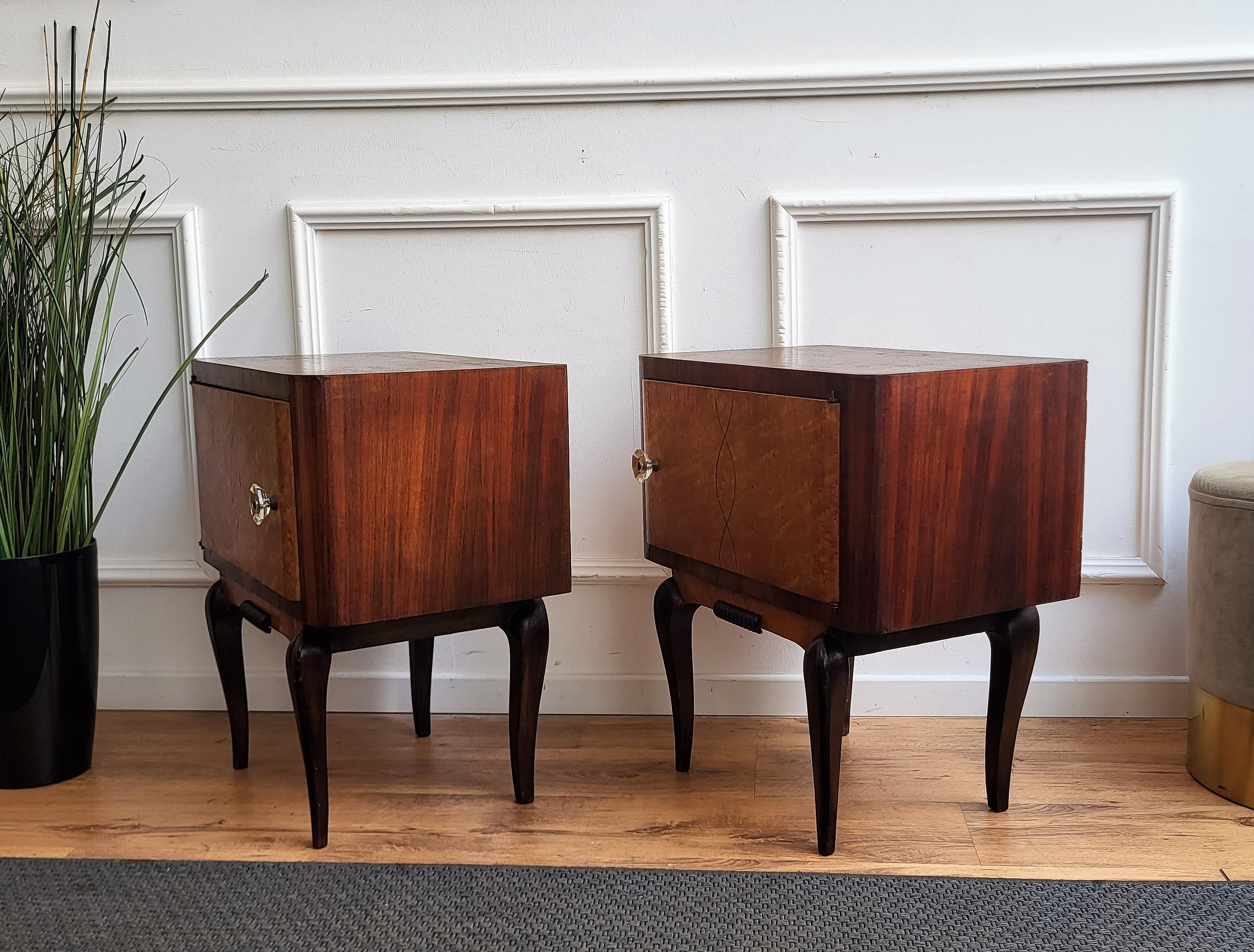 Pair of Italian Art Deco Night Stands Bed Side Tables in Burl Walnut For Sale 3