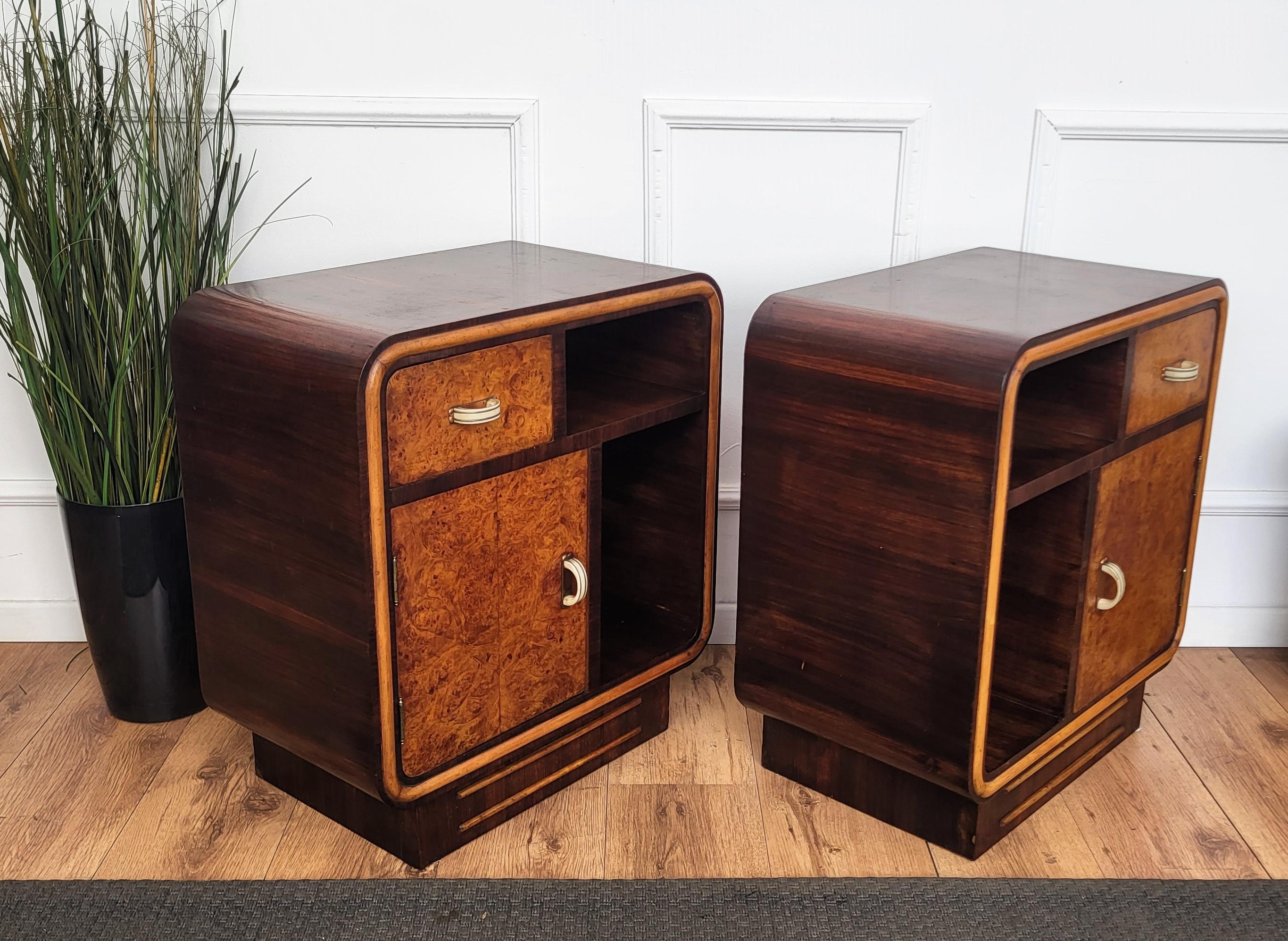 Pair of Italian Art Deco Night Stands Bed Side Tables in Burl Walnut For Sale 4
