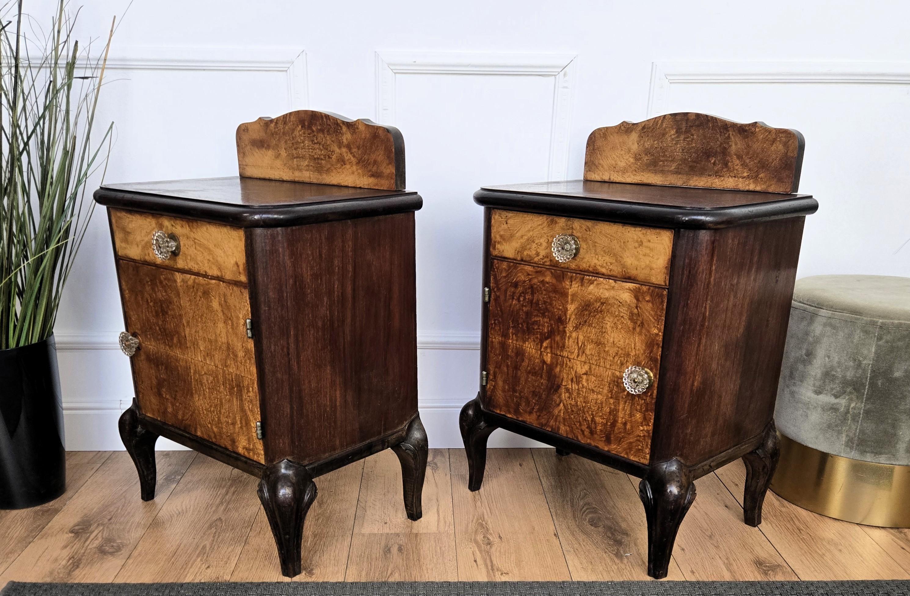 Paire de tables de chevet italiennes Art Déco en ronce de noyer en vente 3