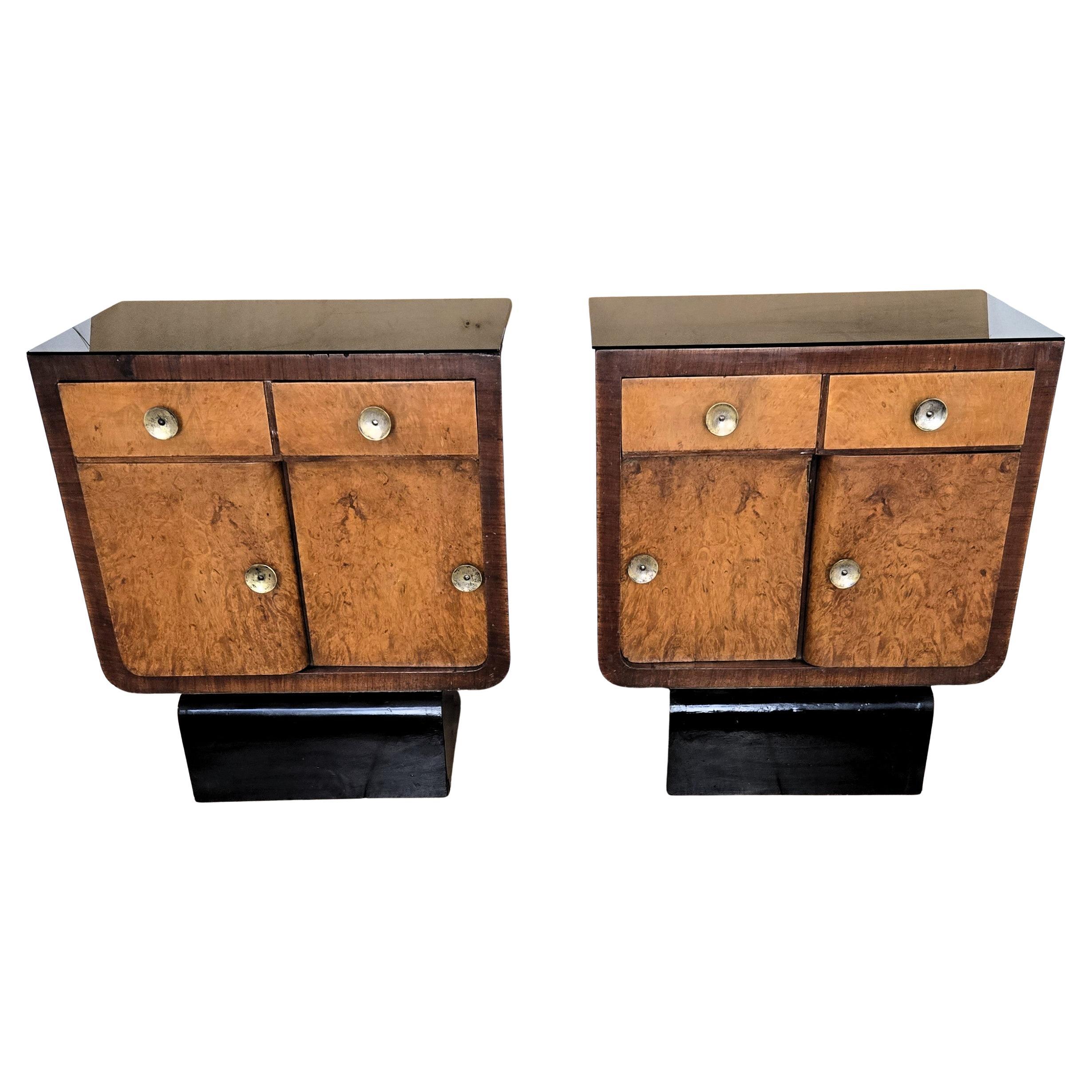 Pair of Italian Art Deco Night Stands Bed Side Tables in Burl Walnut For Sale