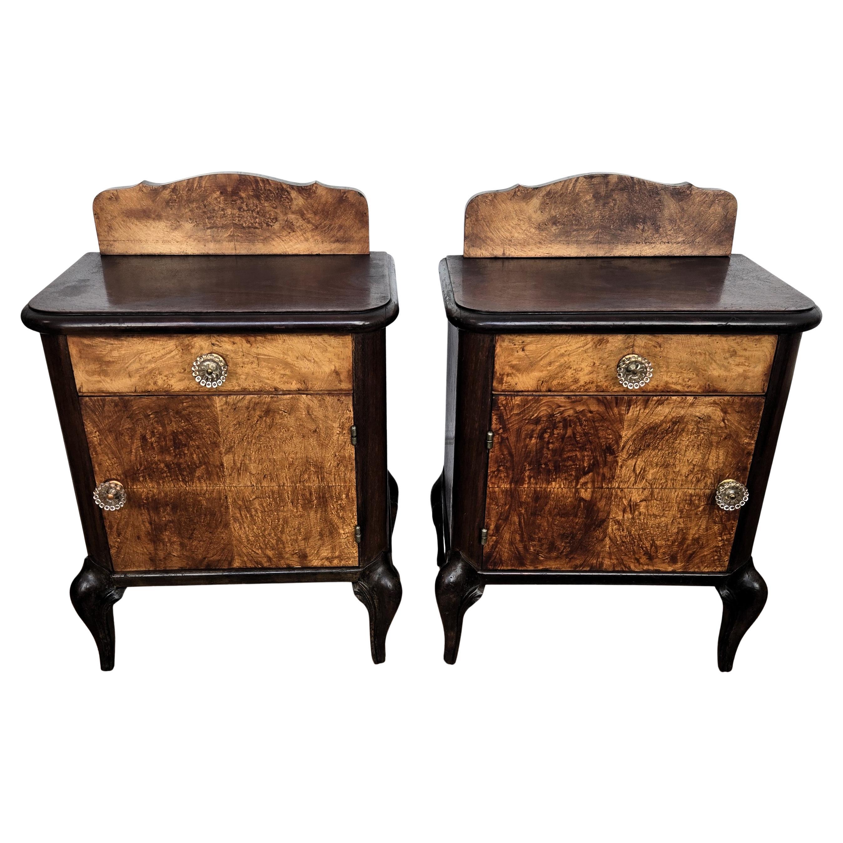 Pair of Italian Art Deco Night Stands Bed Side Tables in Burl Walnut