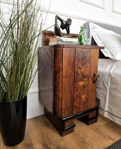 Pair of Italian Art Deco Night Stands Bed Tables in Burl Walnut Black Marble Top