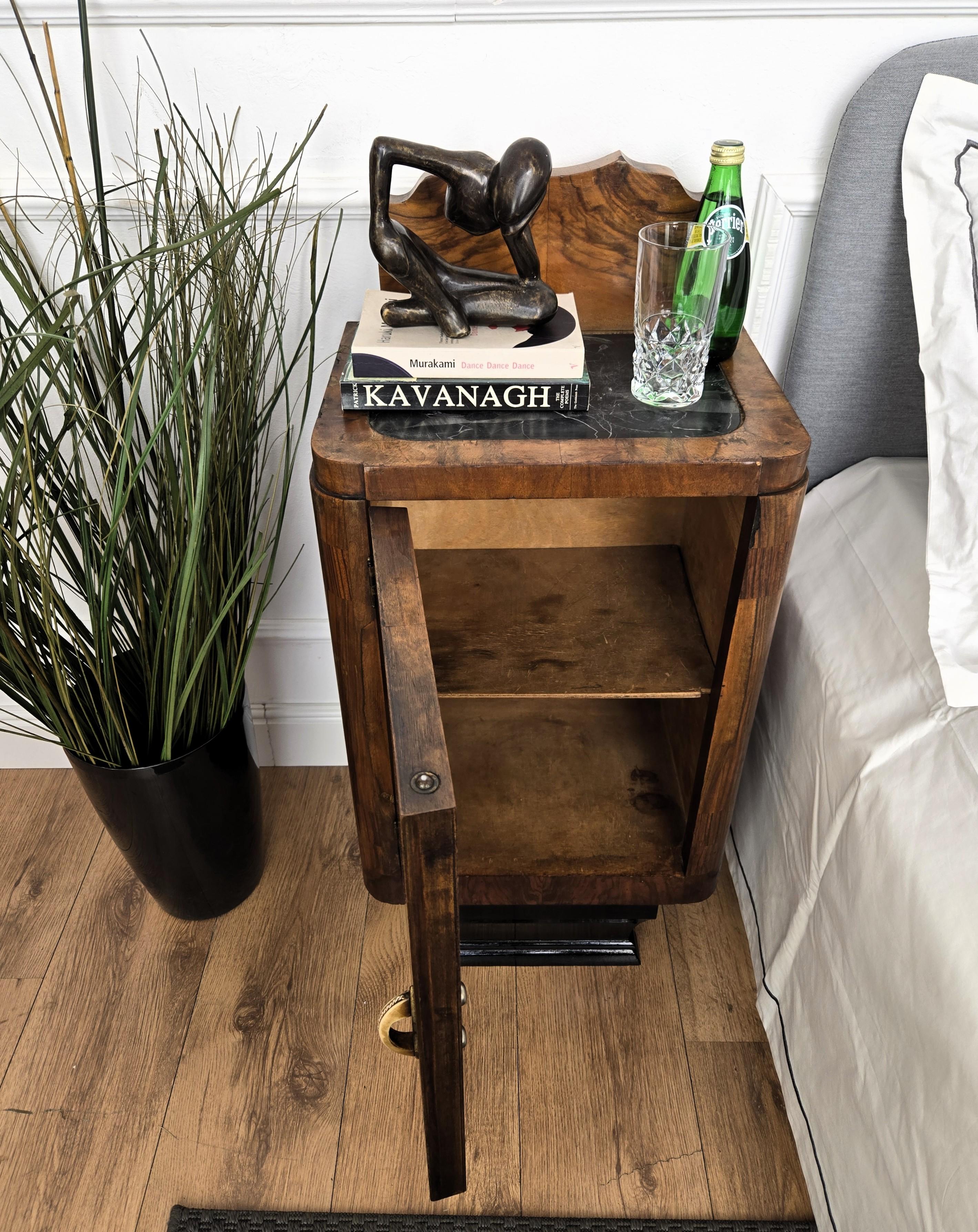 20th Century Pair of Italian Art Deco Night Stands Bed Tables in Burl Walnut Black Marble Top For Sale