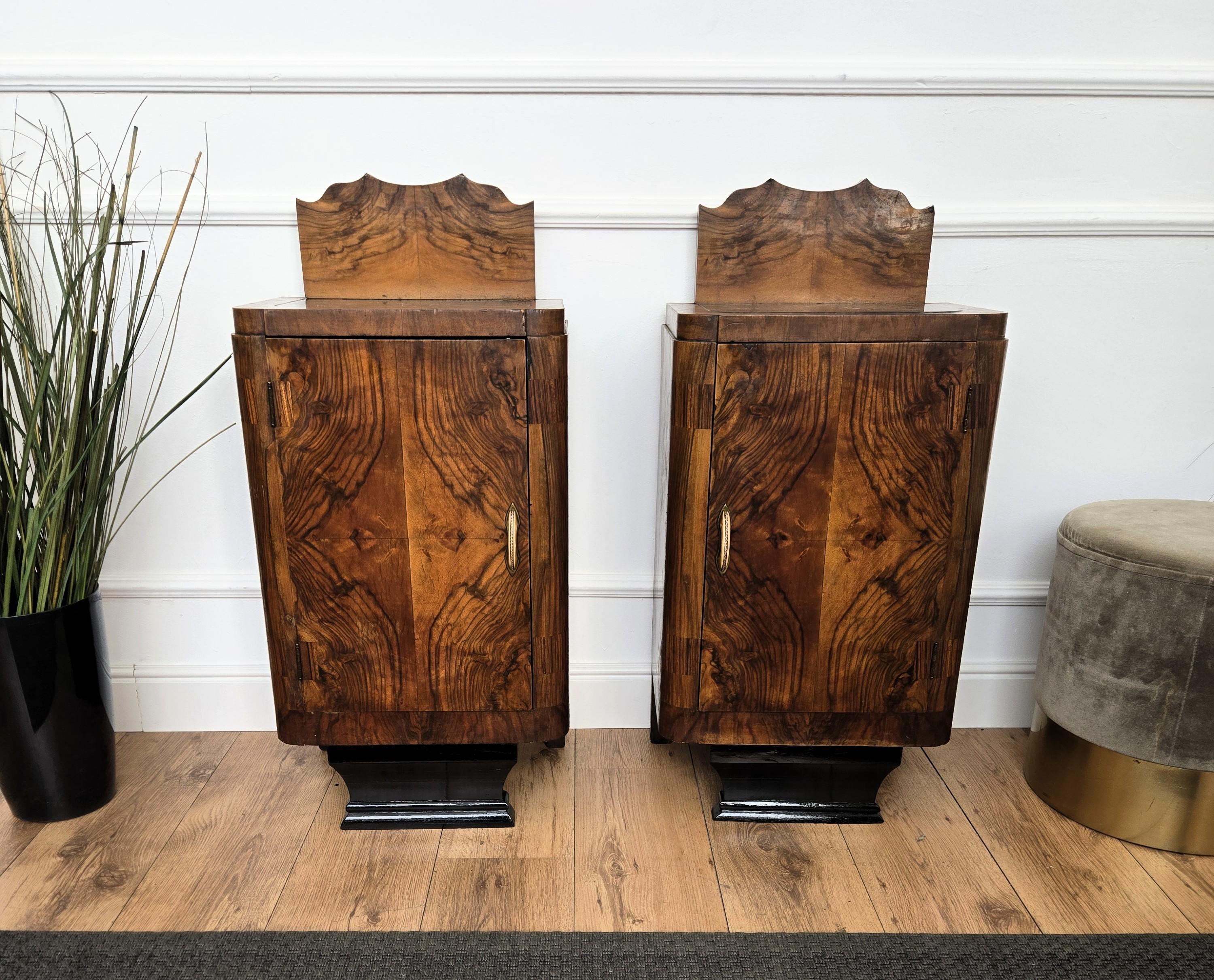 Pair of Italian Art Deco Night Stands Bed Tables in Burl Walnut Black Marble Top For Sale 2