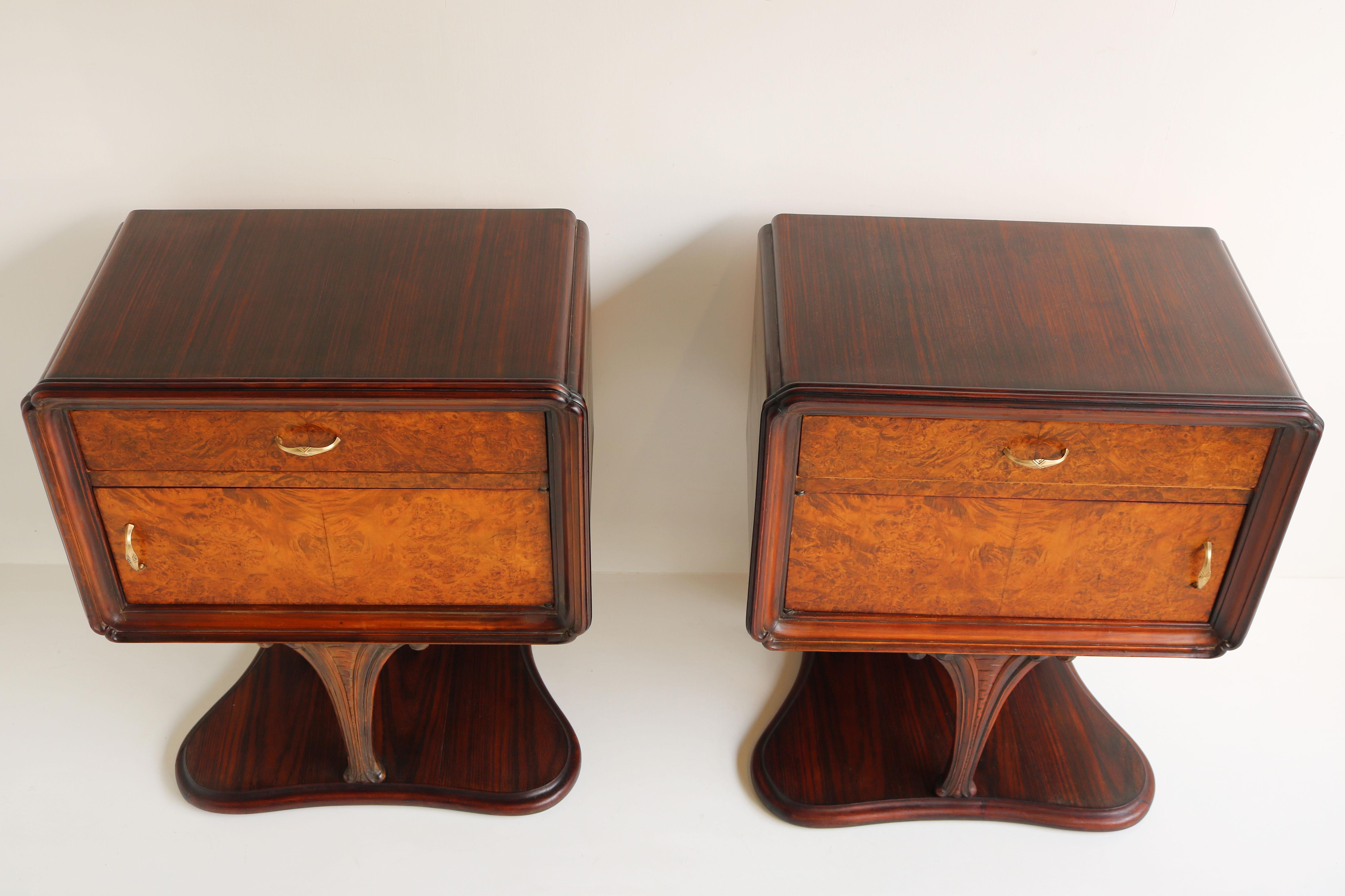 Mid-20th Century Pair of Italian Art Deco Night Stands / Bedside Tables in Rosewood & Walnut Burl