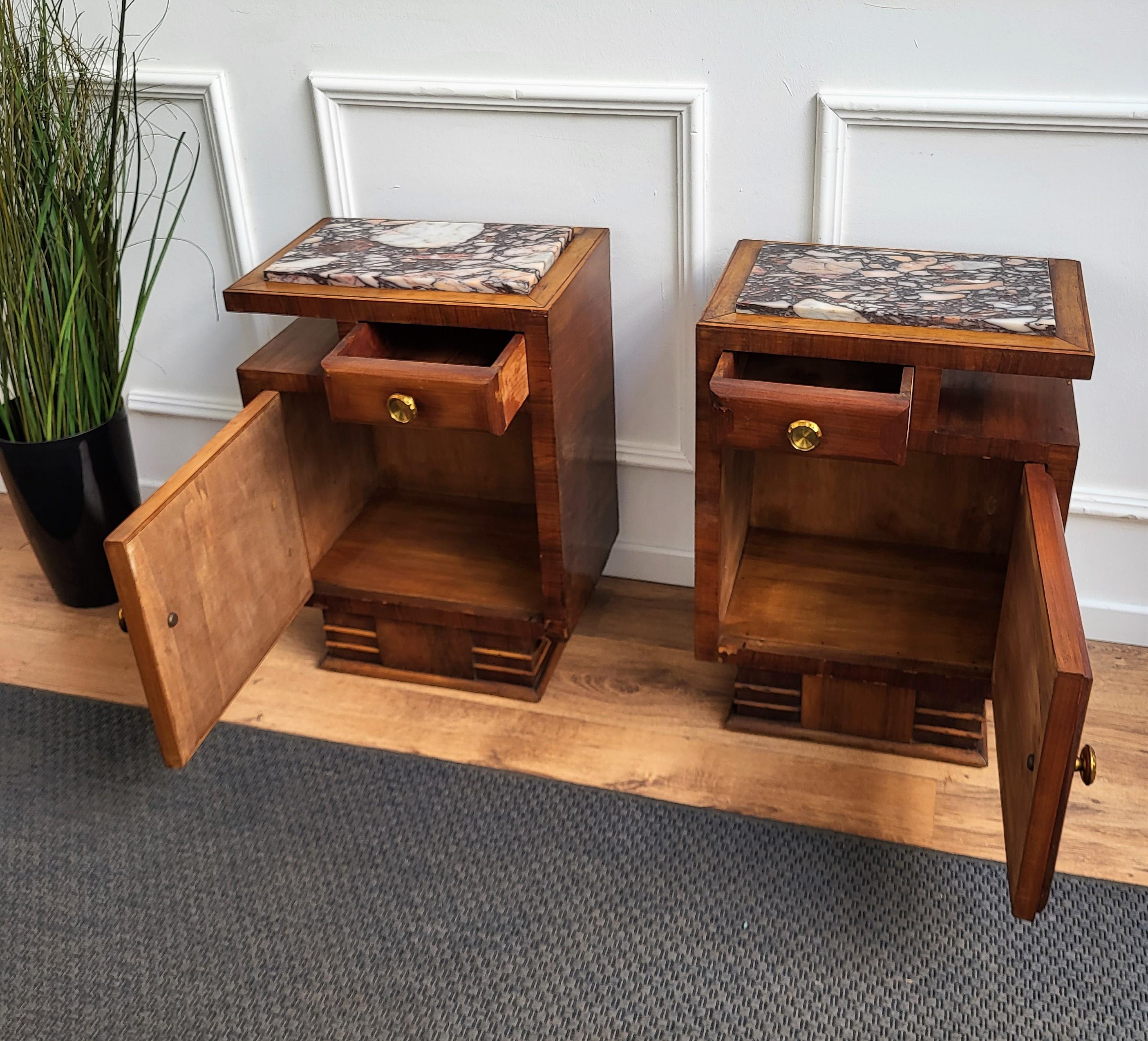 Pair of Italian Art Deco Nightstand Bed Side Tables in Burl Walnut & Marble Top In Good Condition In Carimate, Como