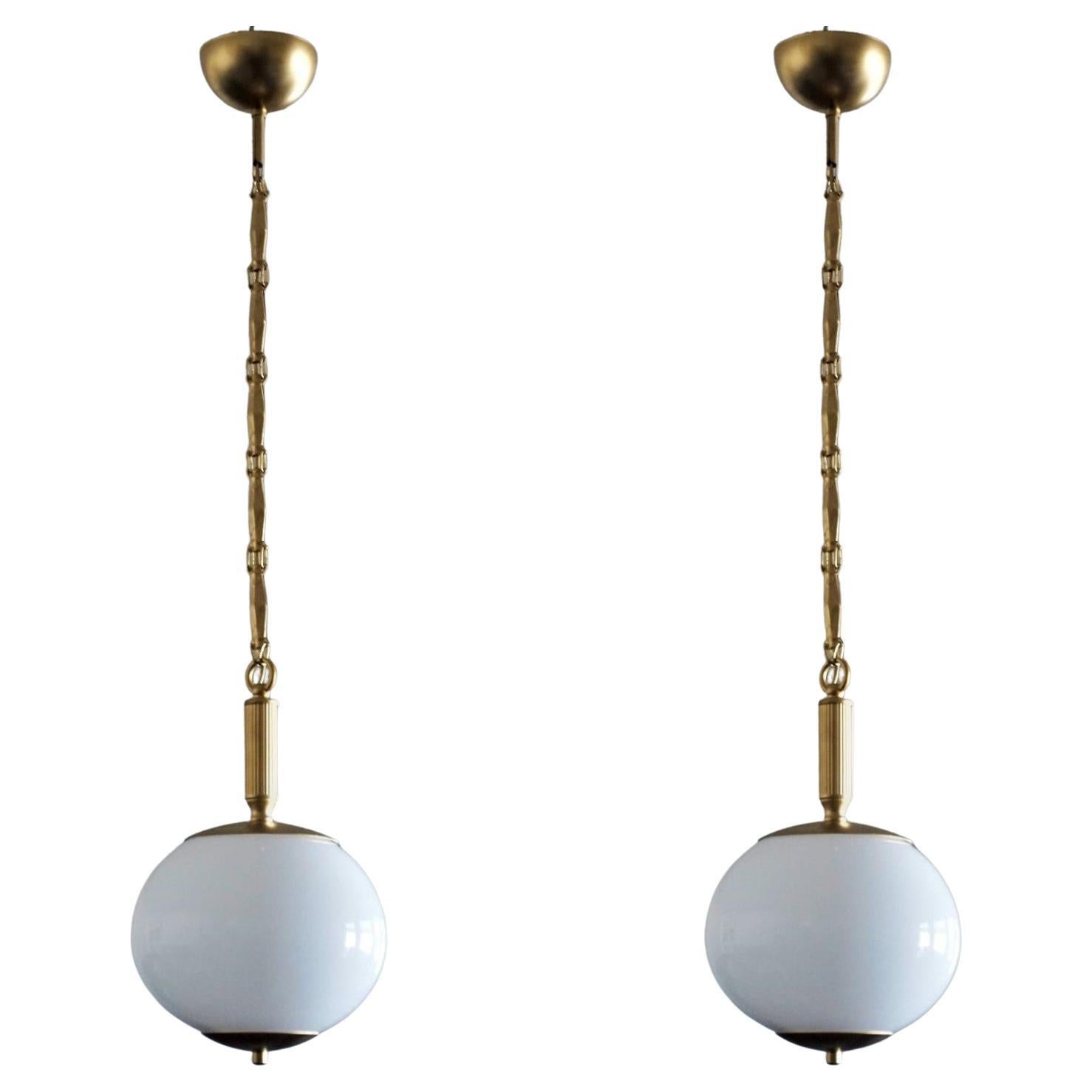Paire de Pendentifs Art Déco Italiens en Verre Opalin et Laiton, Années 1950
