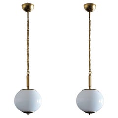 Paire de Pendentifs Art Déco Italiens en Verre Opalin et Laiton, Années 1950