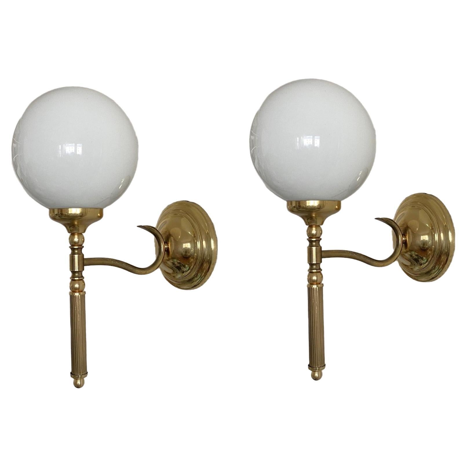 Pair of French Maison Jansen Style Brass Opaline Glass Wall Sconces, 1950s In Good Condition For Sale In Frankfurt am Main, DE