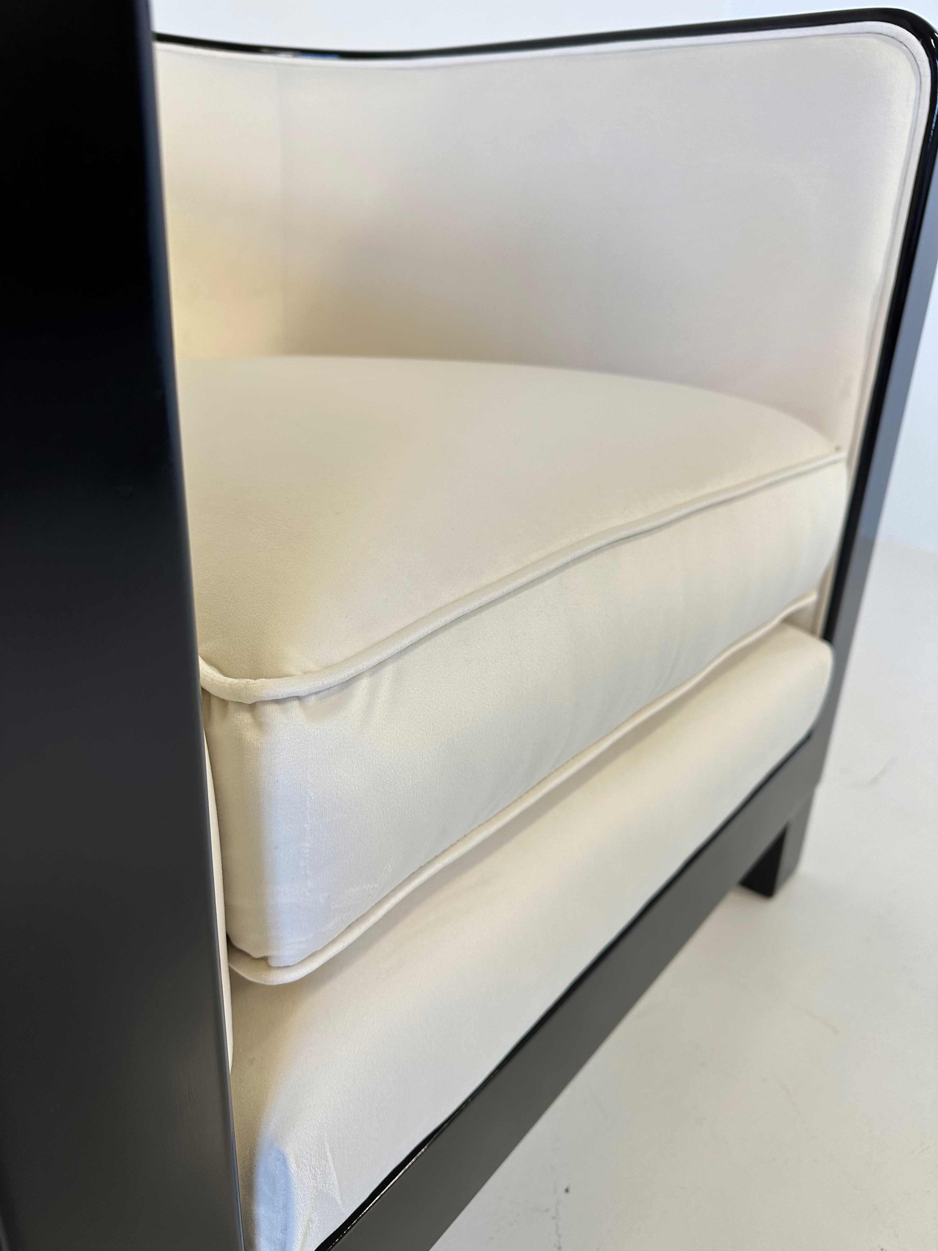Pareja de Sillones Italianos Art Decó Pergamino, Terciopelo Crema y Lacado Negro en venta 6