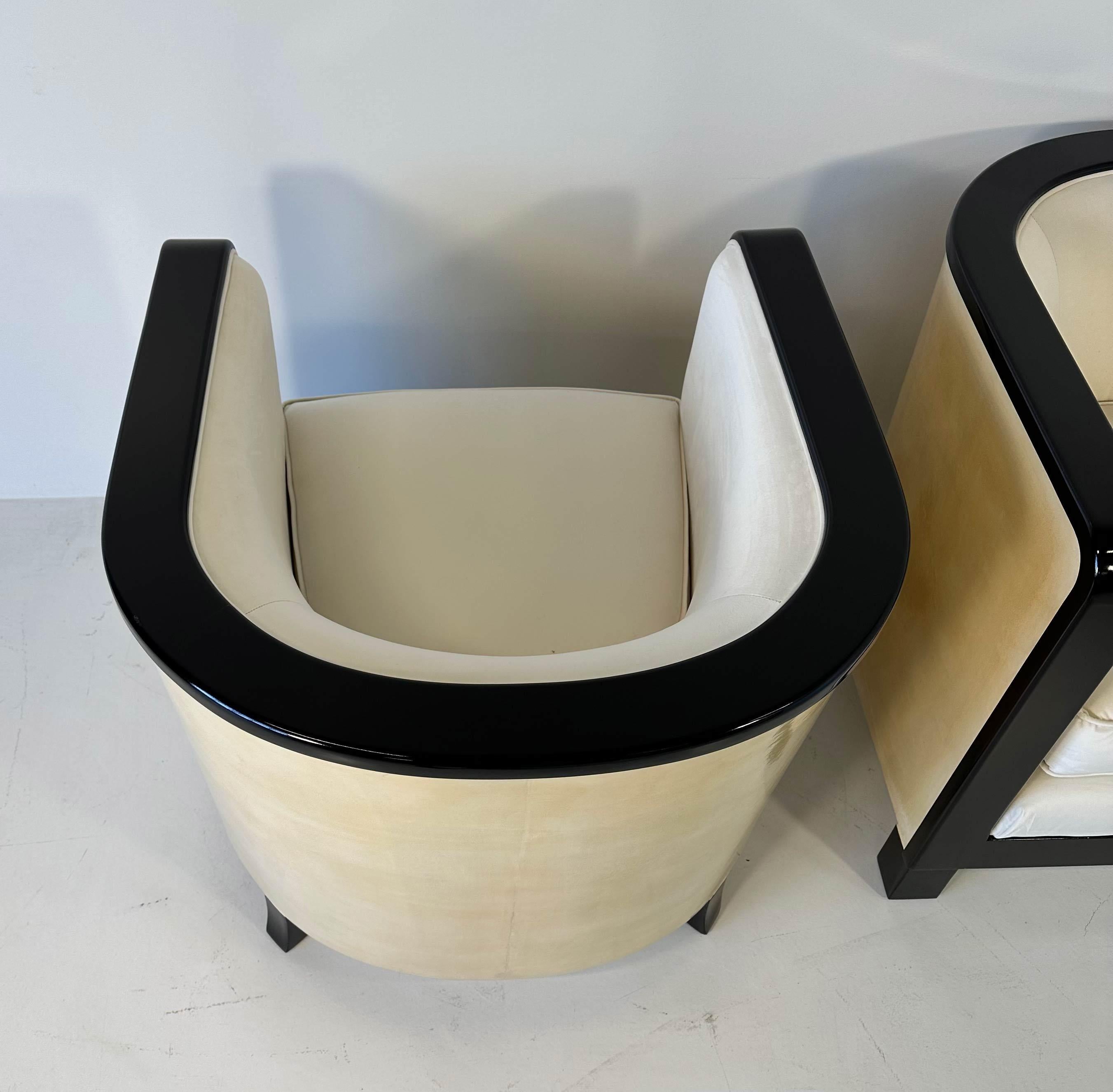 Pareja de Sillones Italianos Art Decó Pergamino, Terciopelo Crema y Lacado Negro en venta 4