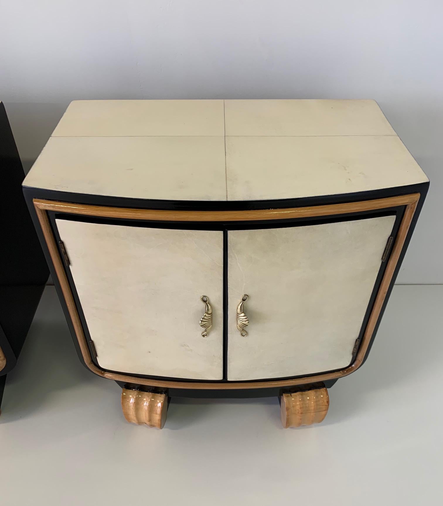 Mid-20th Century Pair of Italian Art Deco Parchment Nightstands, 1940s
