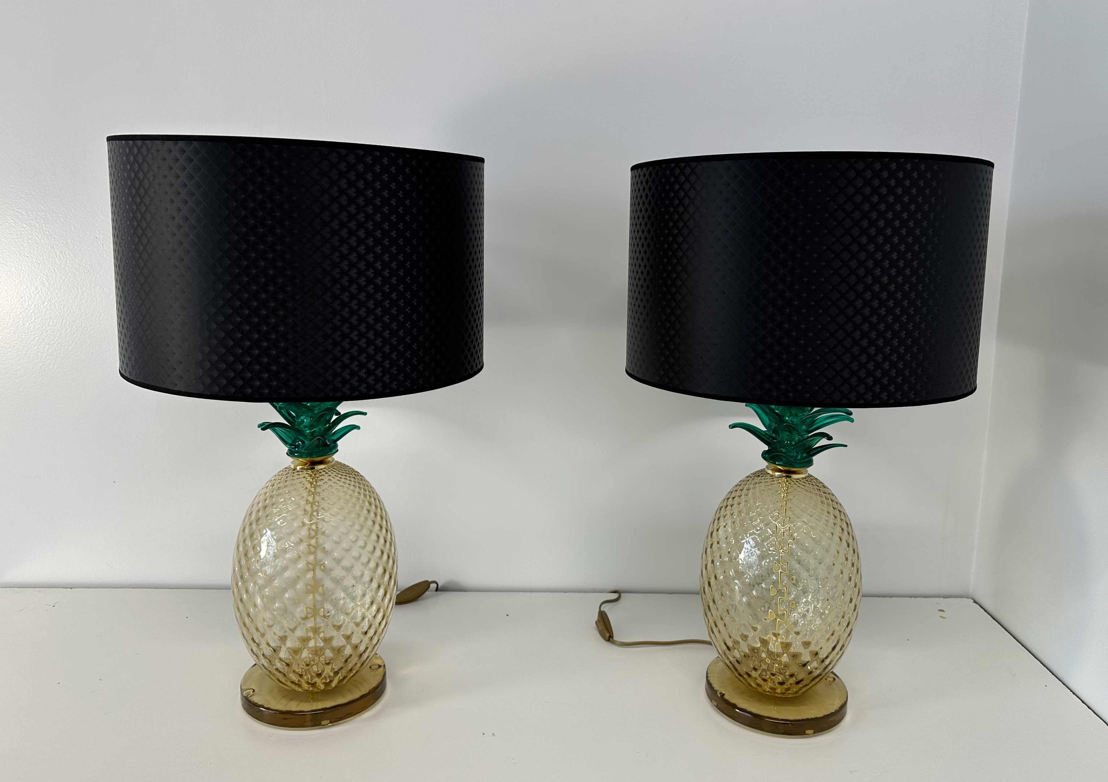Paire de lampes italiennes Art Déco ananas en verre de Murano avec abat-jour  en vente 4