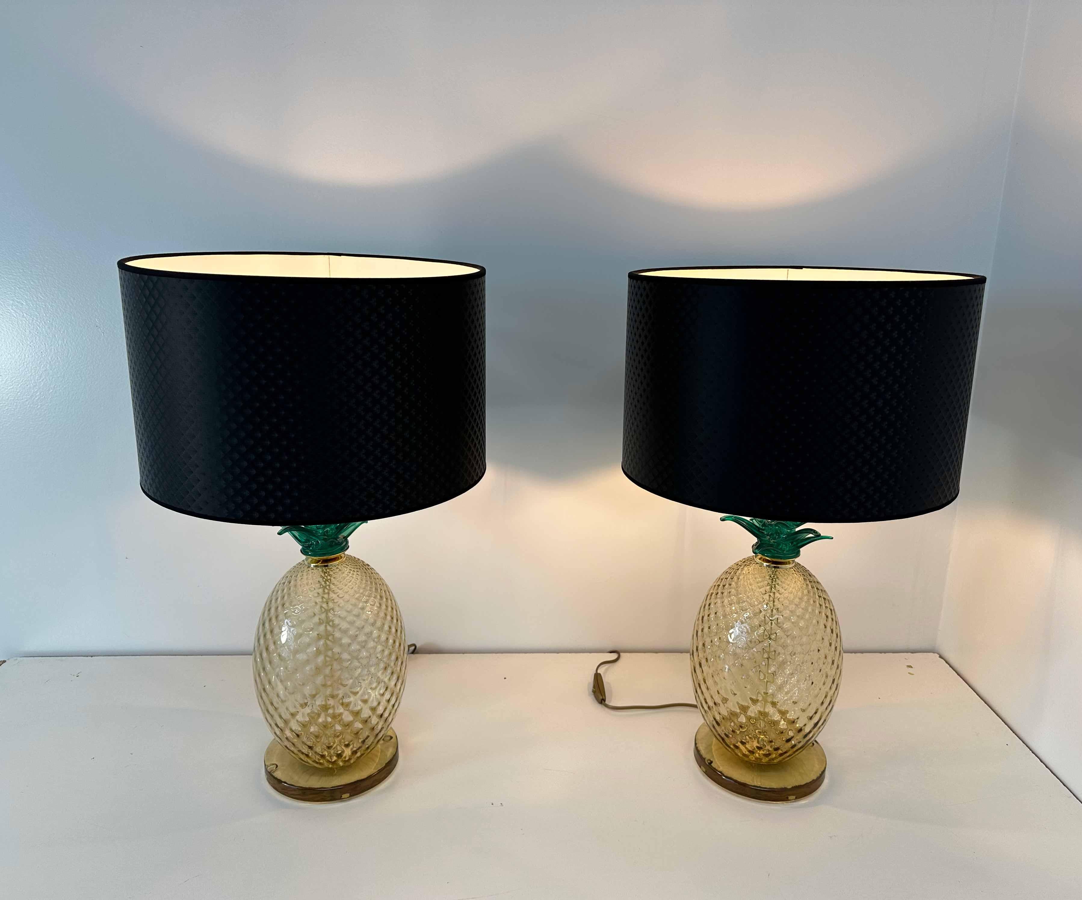 Contemporary Pair of Italian Art Deco Pineapple Murano Glass Lamps with Lampshades  For Sale