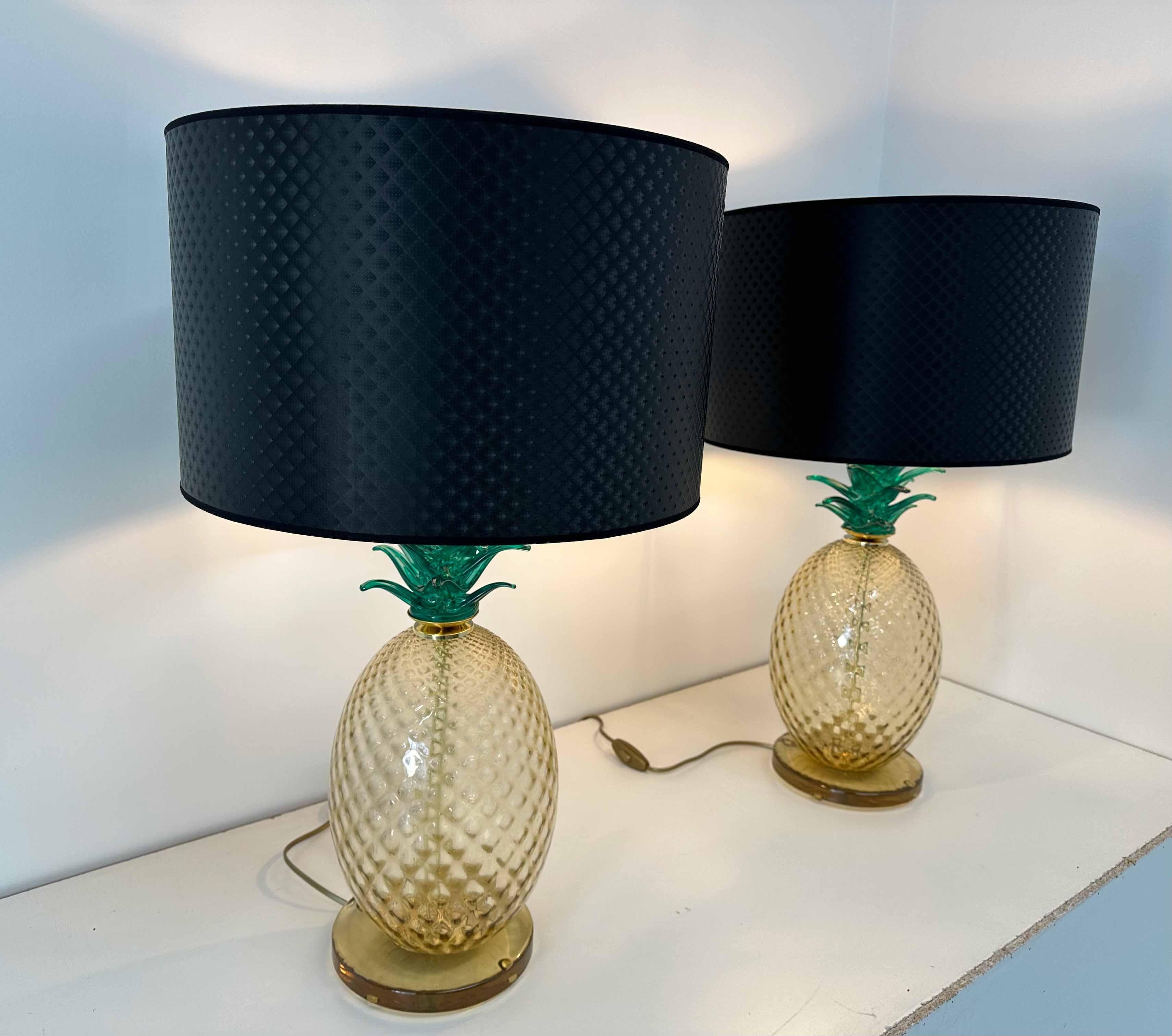 Pair of Italian Art Deco Pineapple Murano Glass Lamps with Lampshades  For Sale 1