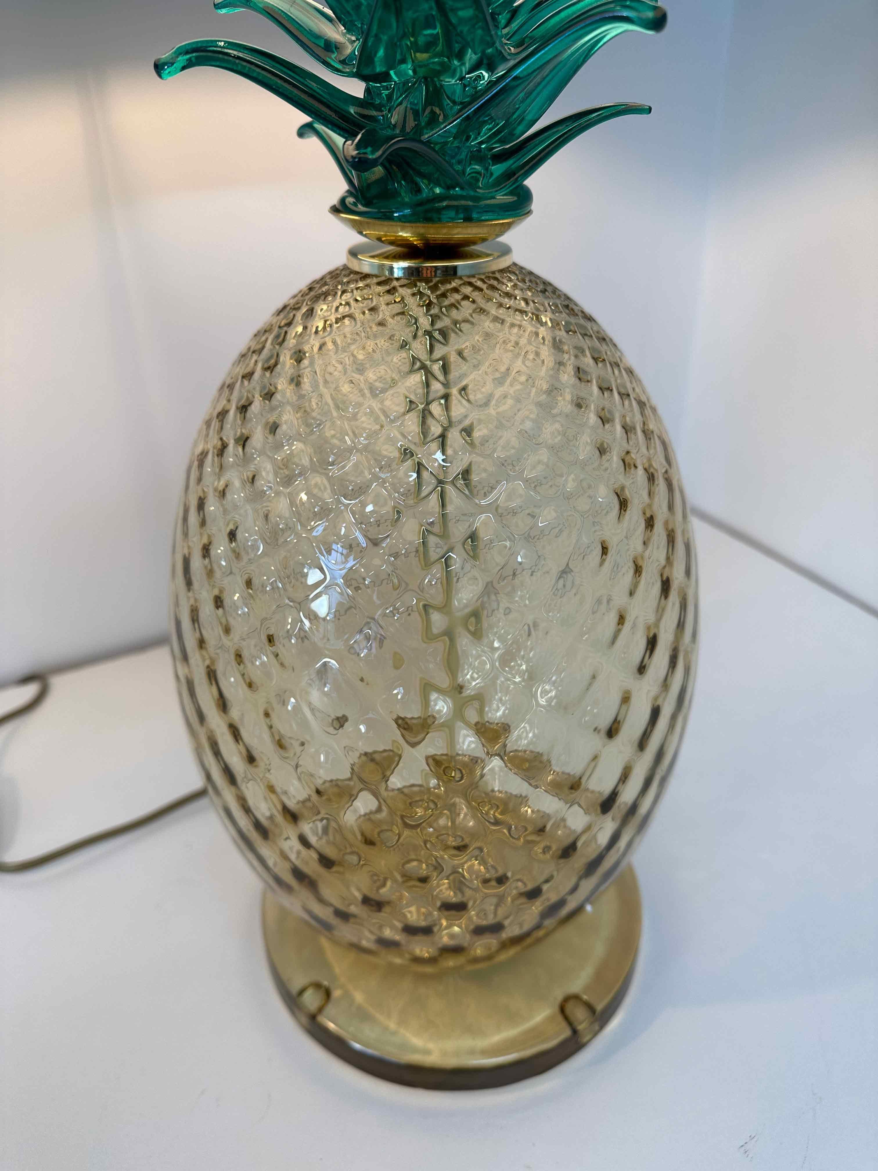 Pair of Italian Art Deco Pineapple Murano Glass Lamps with Lampshades  For Sale 3