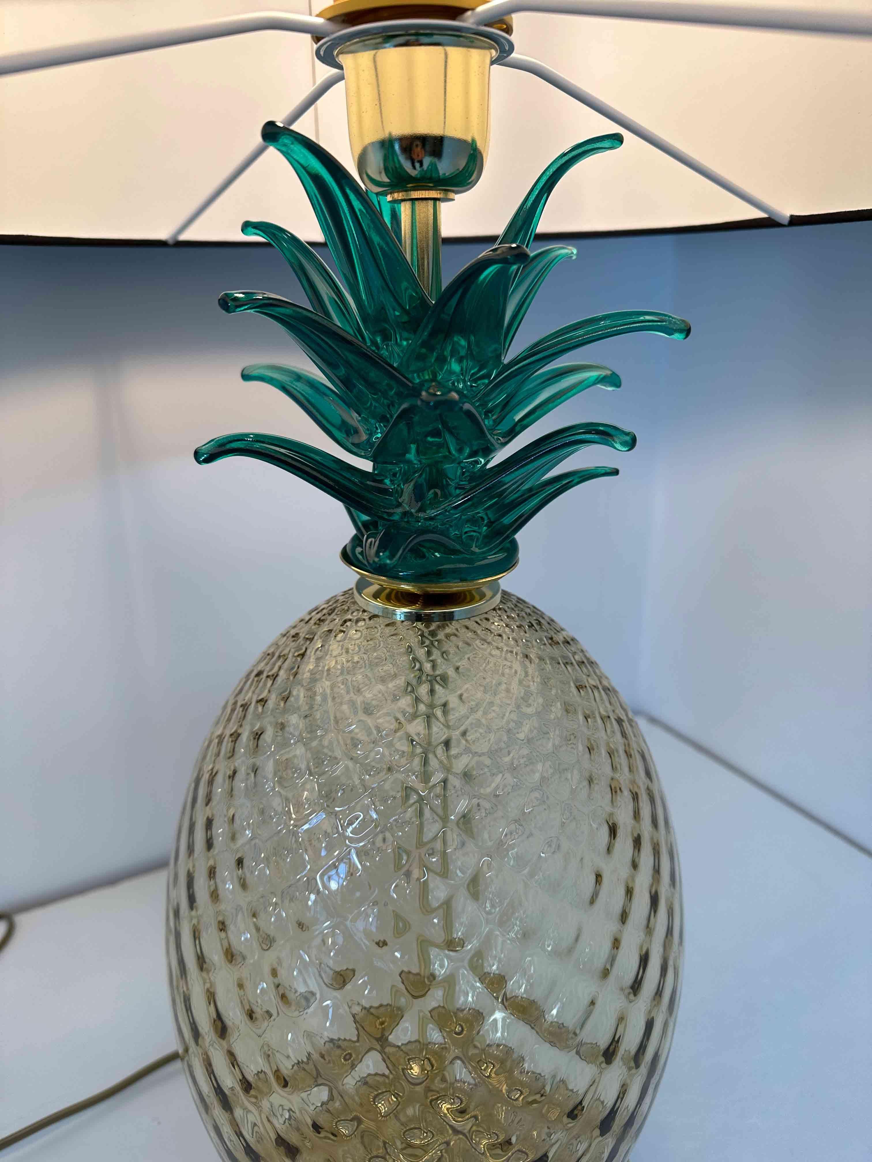 Pair of Italian Art Deco Pineapple Murano Glass Lamps with Lampshades  For Sale 4