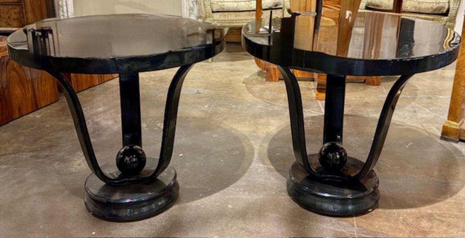 Contemporary Pair of Italian Art Deco Side Tables For Sale