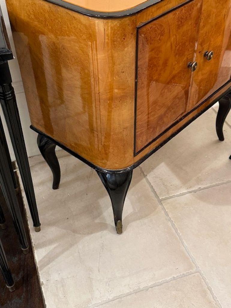 Maple Pair of Italian Art Deco Side Tables For Sale