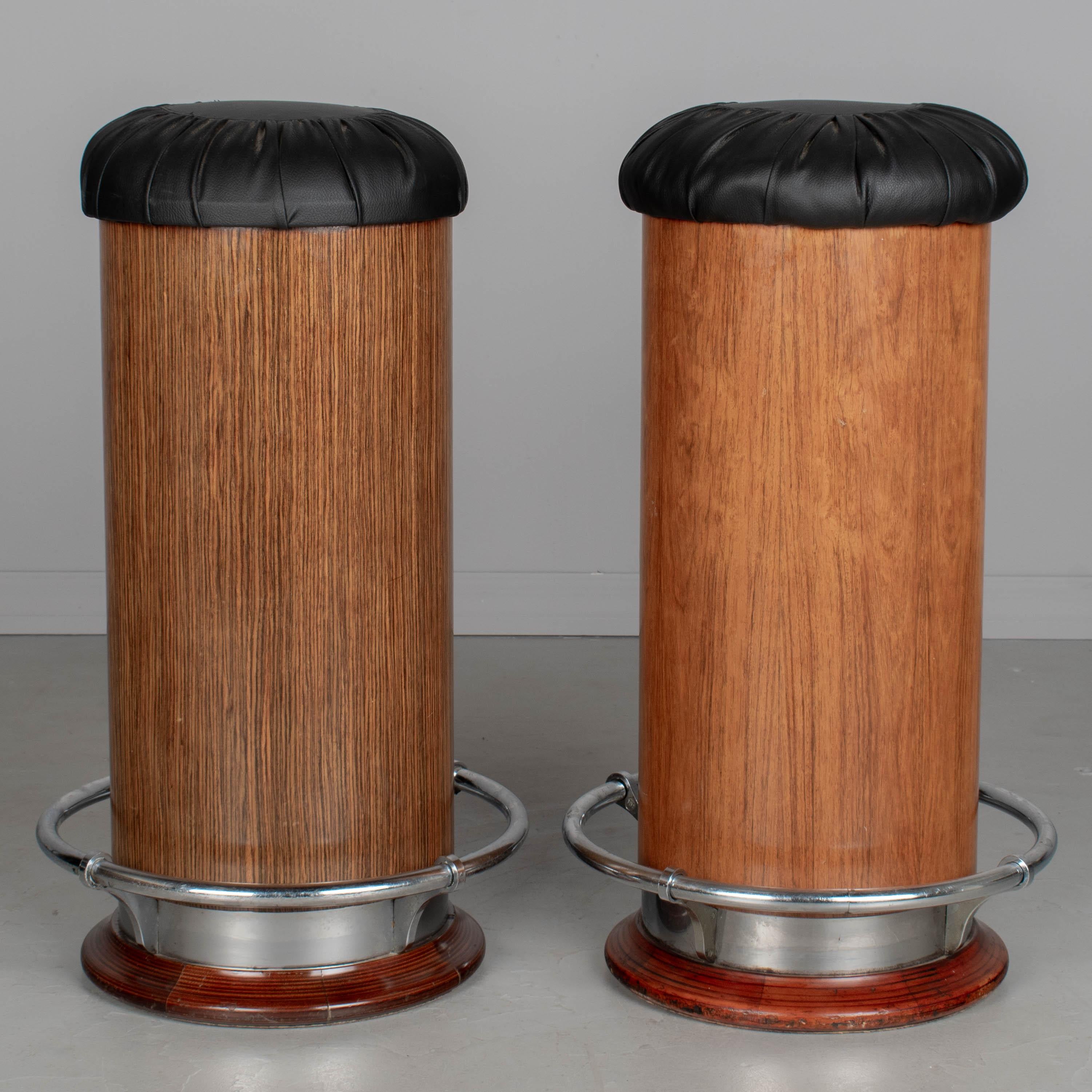 Pareja de taburetes de bar italianos de estilo Art Decó Chapado en venta