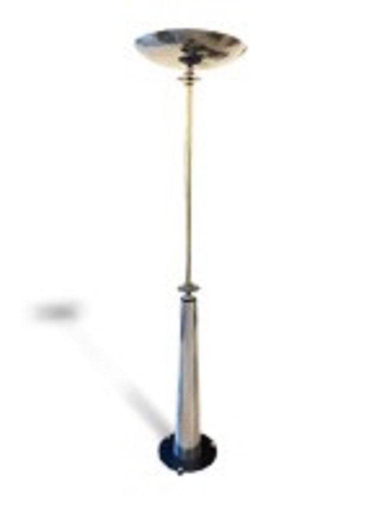 Italiano Coppia di lampade da terra cromate in stile Art Deco italiano in vendita
