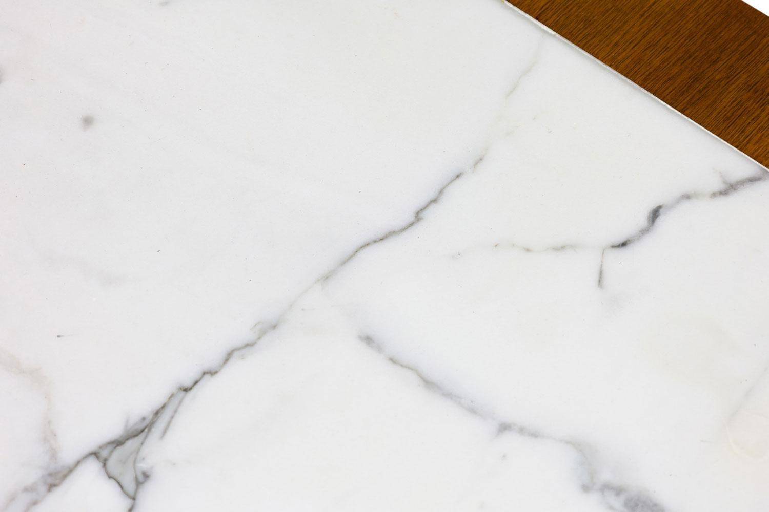 Pair of Italian Art Deco Style Single Drawer Marble Top End Tables en vente 3