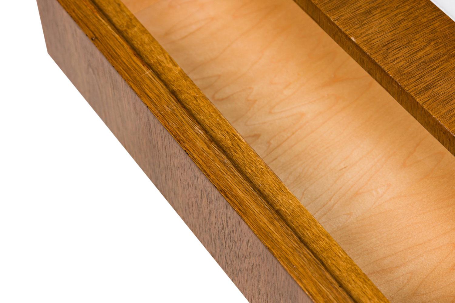 Pair of Italian Art Deco Style Single Drawer Marble Top End Tables en vente 4