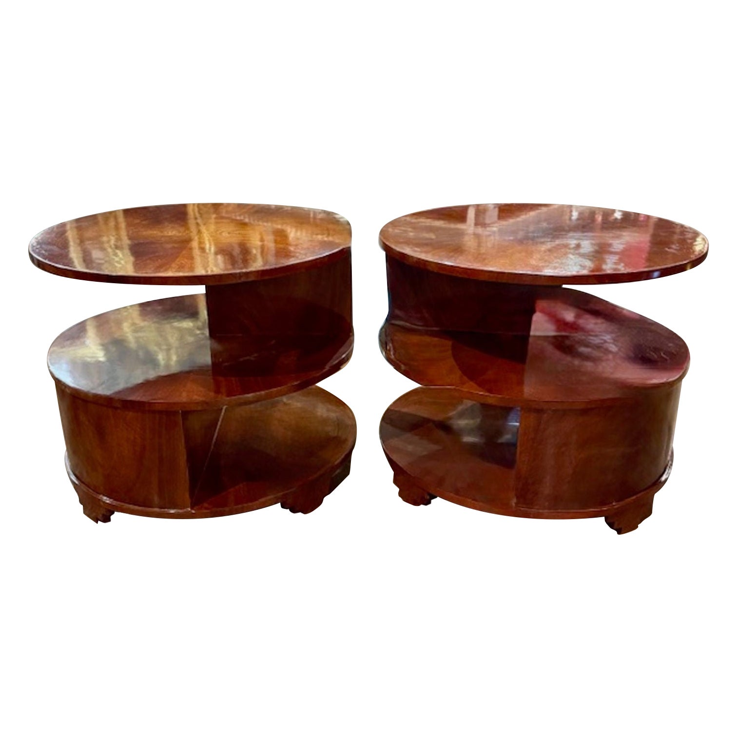 Pair of Italian Art Deco Style Walnut Side Tables en venta