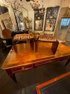 Coppia di panche in impiallacciatura di noce in stile Art Déco italiano