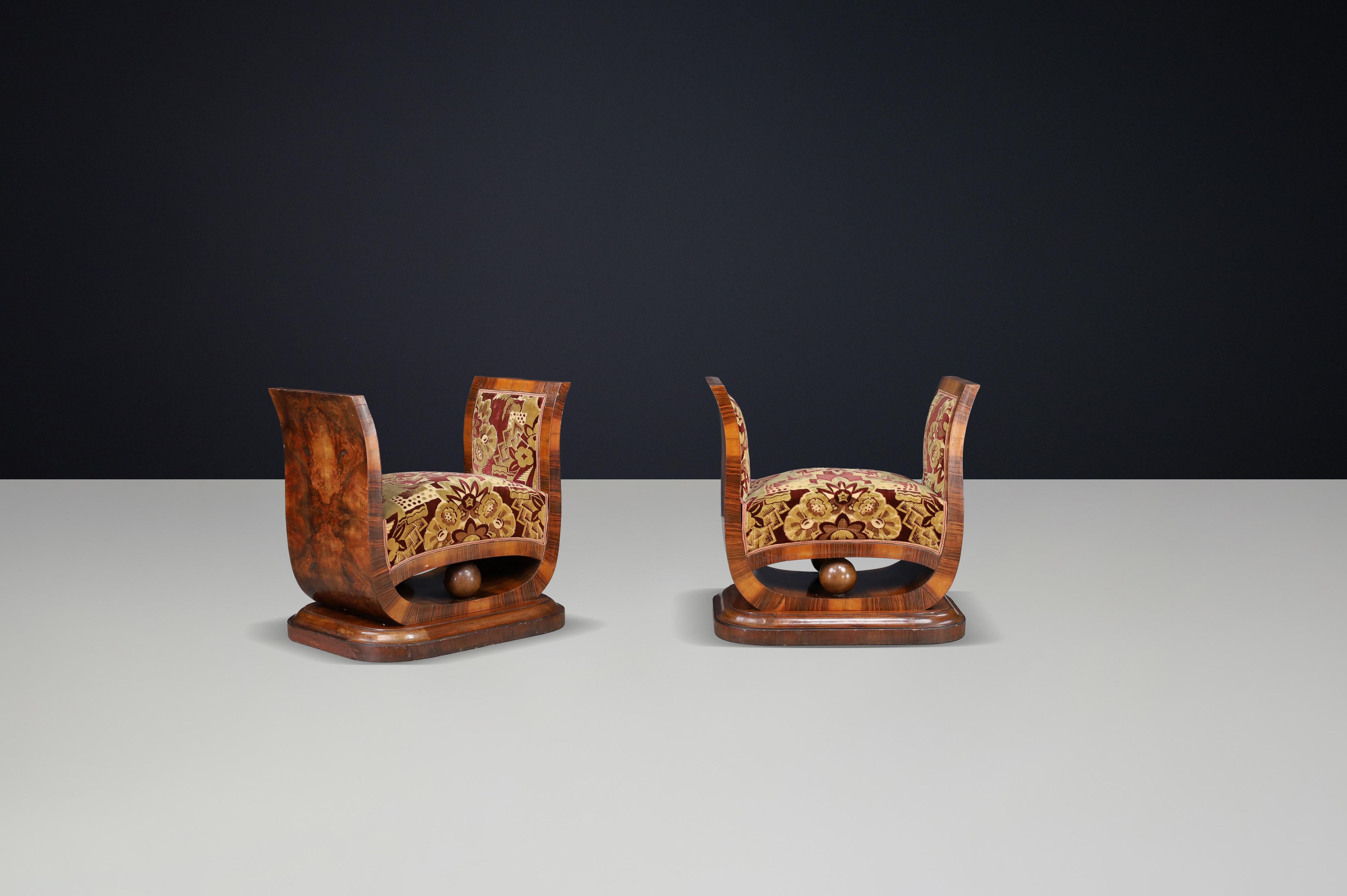 Paar italienische Art-Déco-Hocker aus Nussbaummaser mit Original-Samt, Neapel, 1930er Jahre im Angebot 3