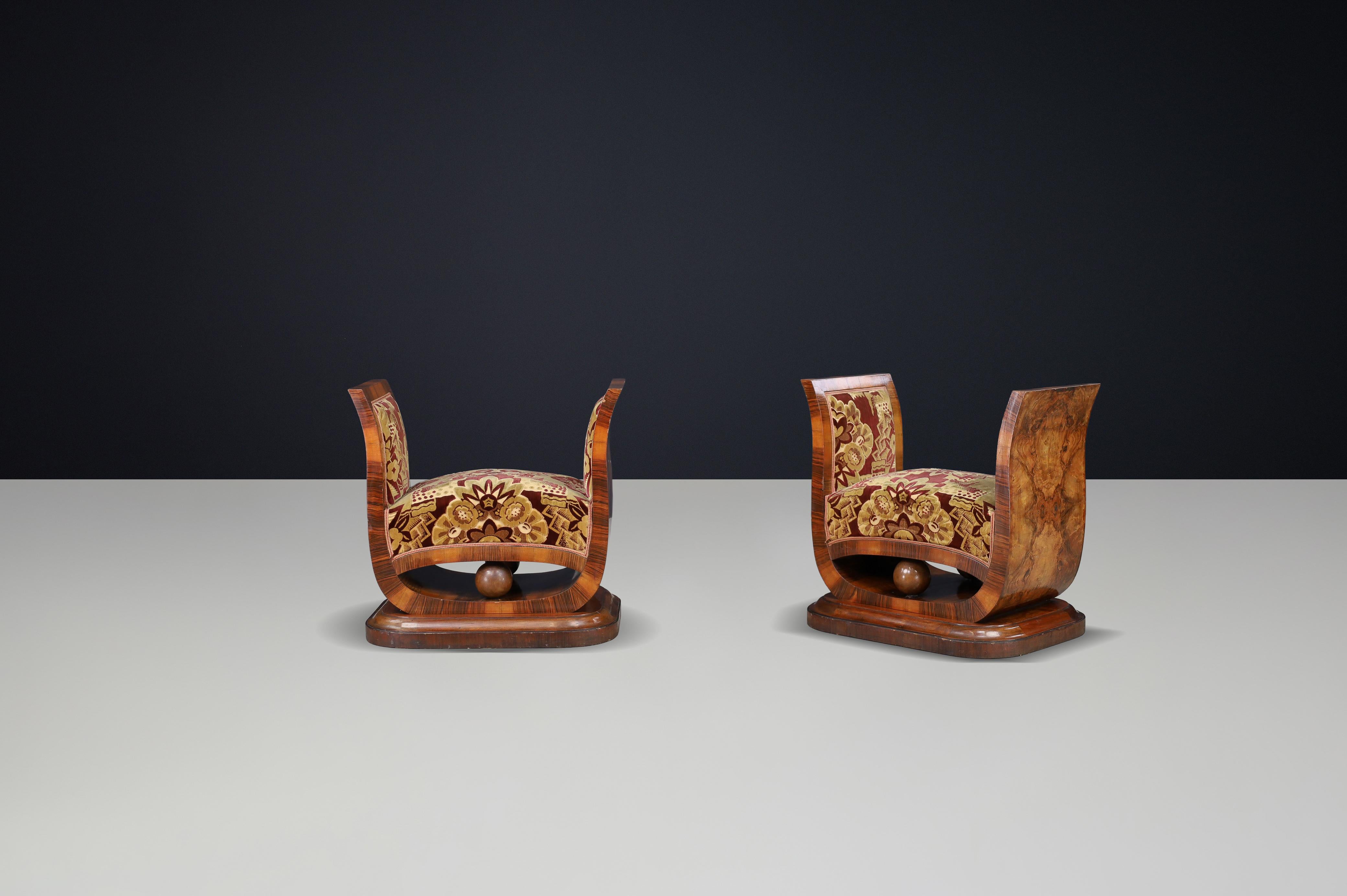 Paar italienische Art-Déco-Hocker aus Nussbaummaser mit Original-Samt, Neapel, 1930er Jahre im Angebot 5