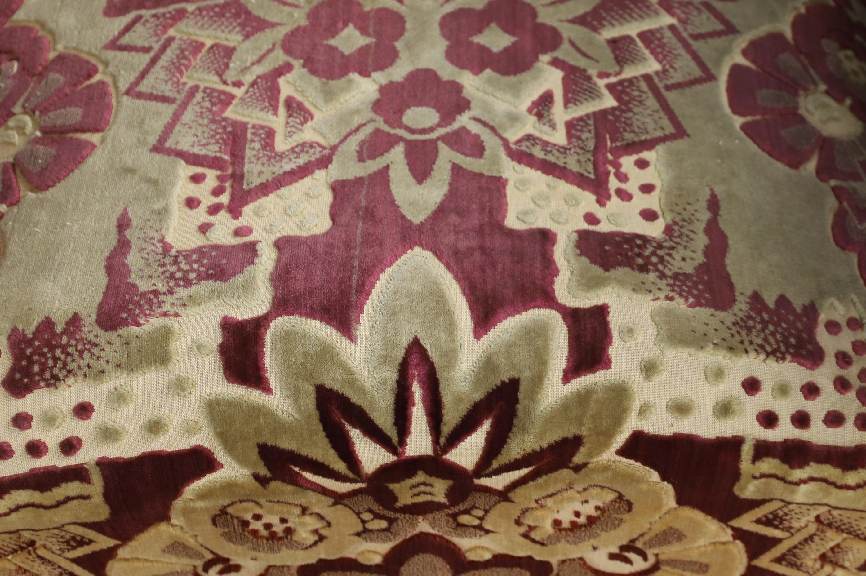 Paar italienische Art-Déco-Hocker aus Nussbaummaser mit Original-Samt, Neapel, 1930er Jahre im Angebot 7