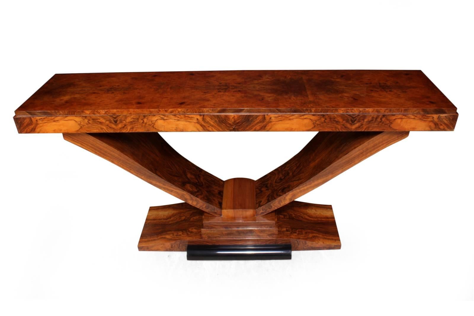 Pair of Italian Art Deco Walnut Console Tables, circa 1930 8