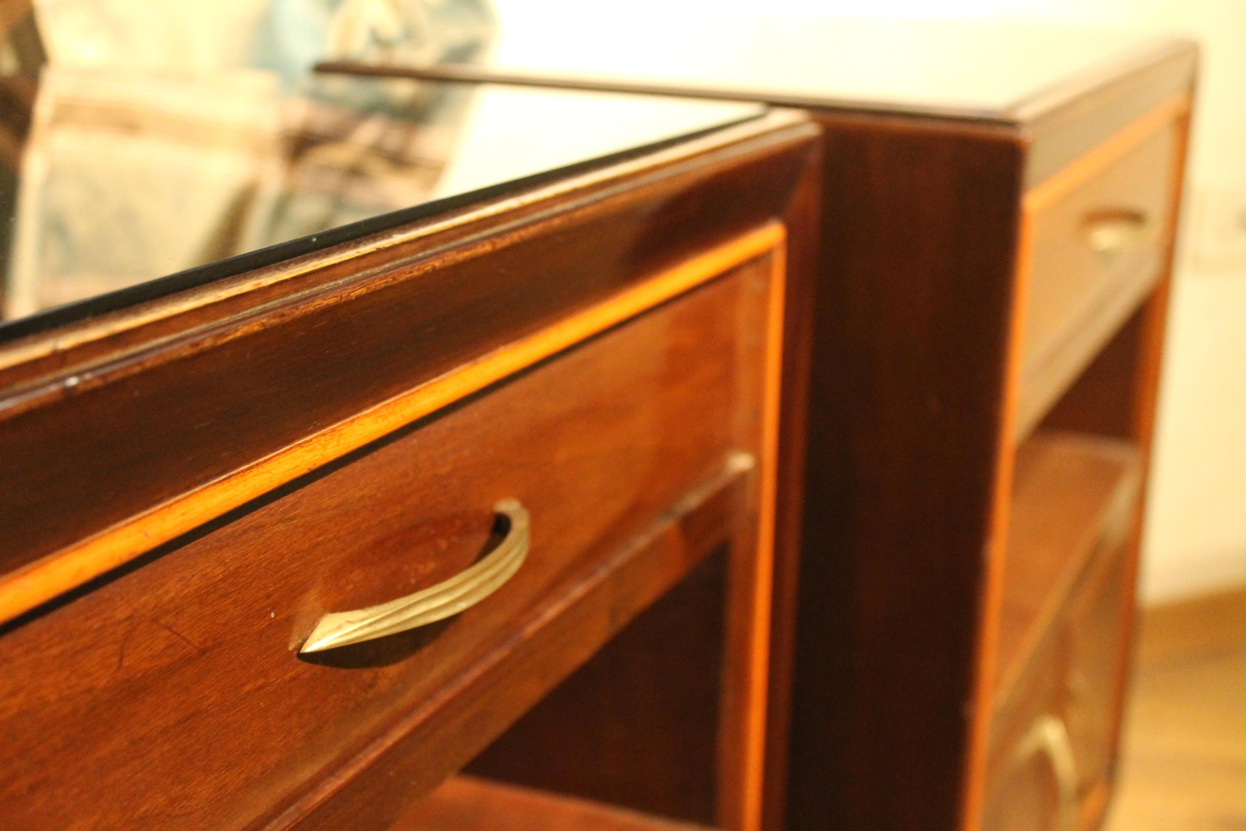 Pair of Italian Art Deco Walnut Wood Nightstand Cabinets with Brass Handles 6