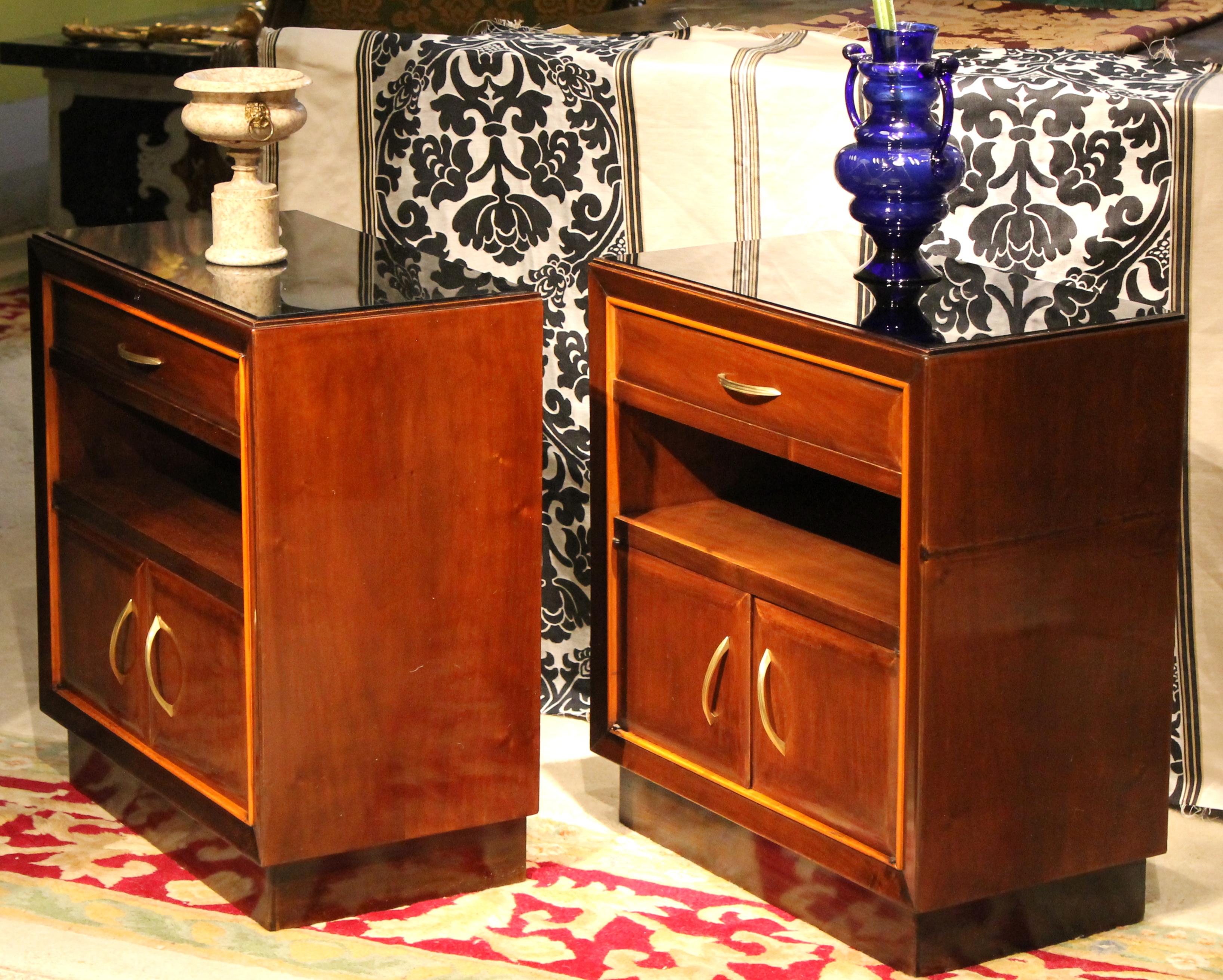 Pair of Italian Art Deco Walnut Wood Nightstand Cabinets with Brass Handles 10