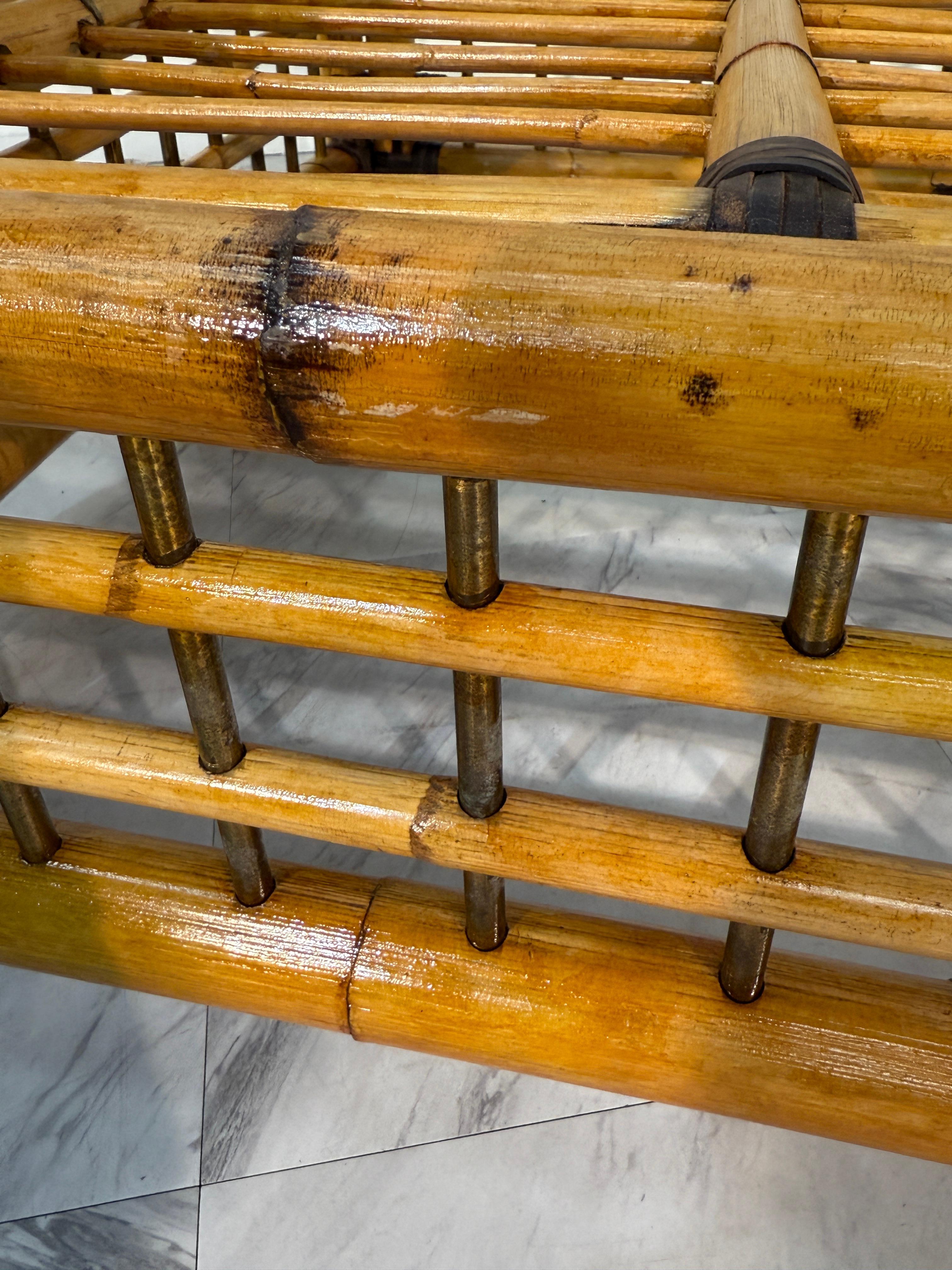 Paire de chaises longues italiennes en bambou et rotin, 1970 en vente 4