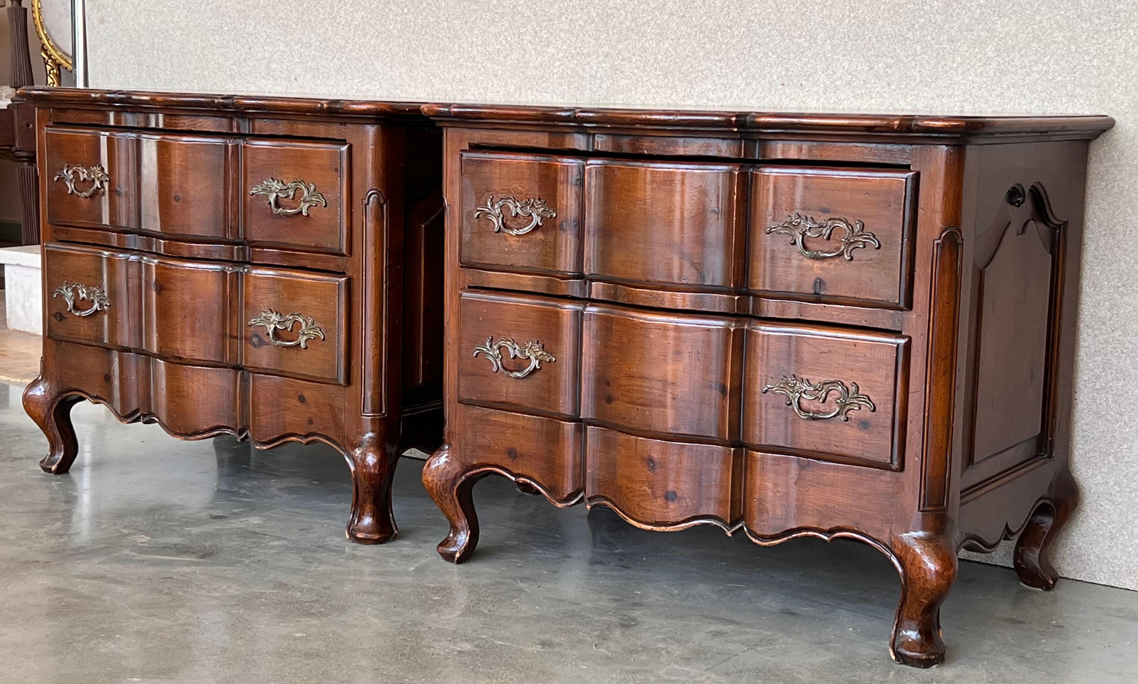 Pair of Italian Baroque Burled Walnut Chests of Nightstands For Sale 1