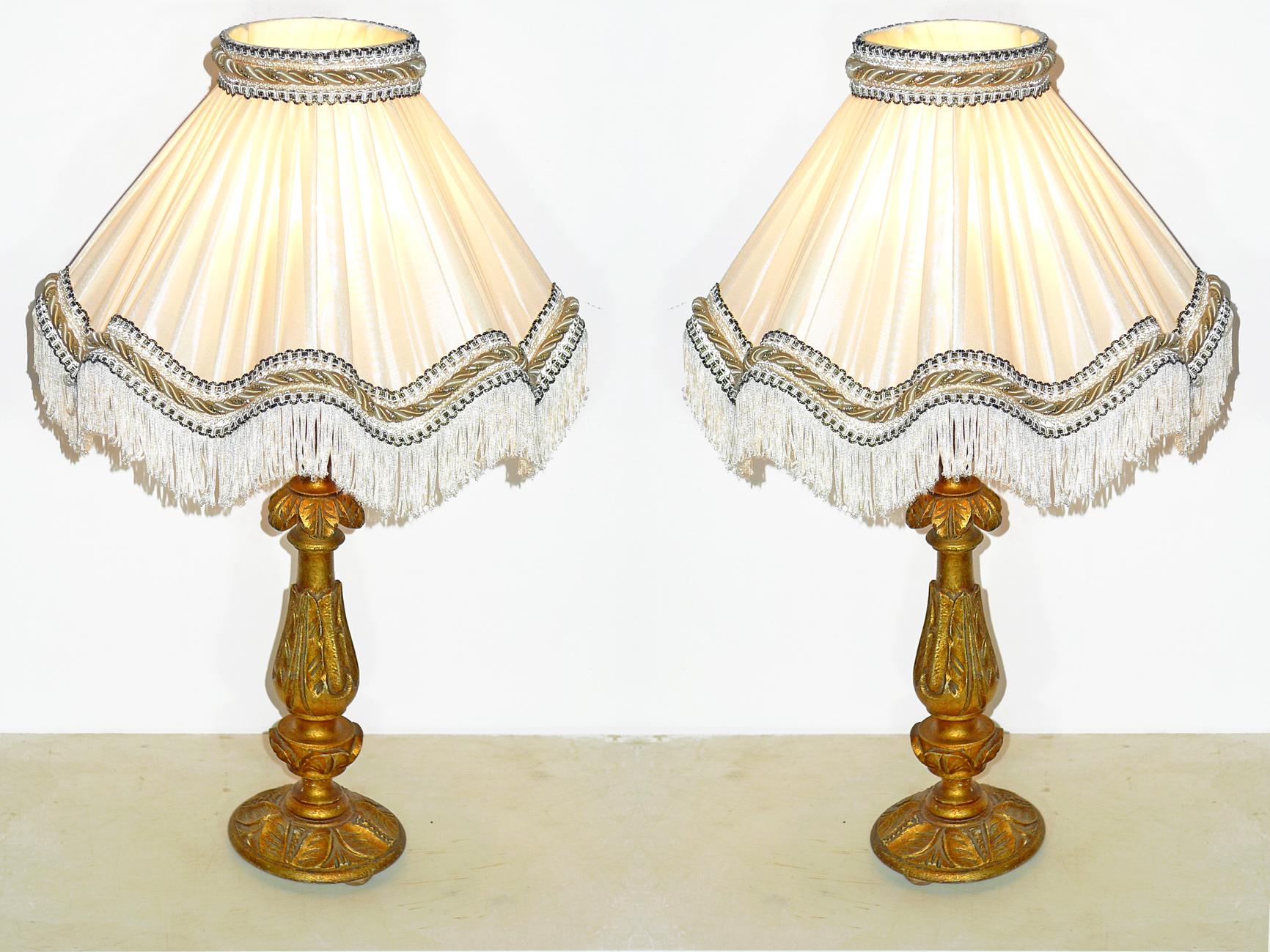 Pair of Italian Baroque Carved Giltwood Candlesticks Torchères Ivory Table Lamps In Excellent Condition In Coimbra, PT