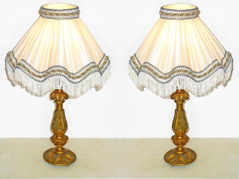 Pair of Italian Baroque Carved Giltwood Candlesticks Torchères Ivory Table Lamps In Excellent Condition For Sale In Coimbra, PT