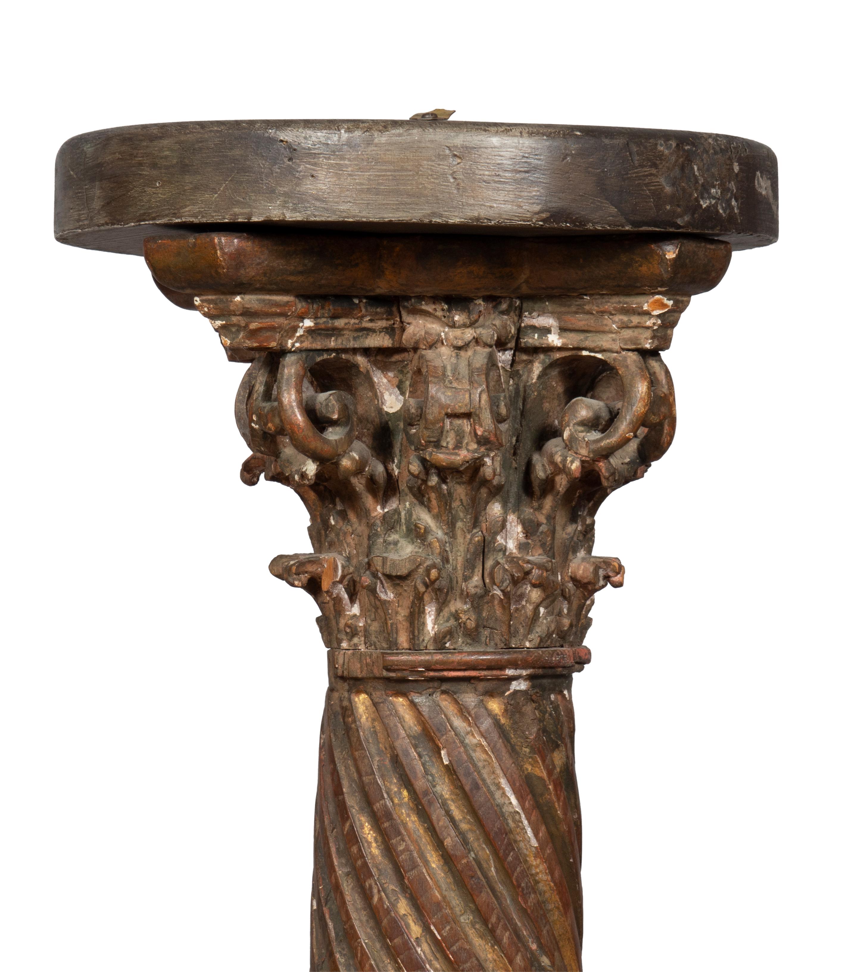 Bois Paire de colonnes baroques italiennes sculptées, peintes et dorées