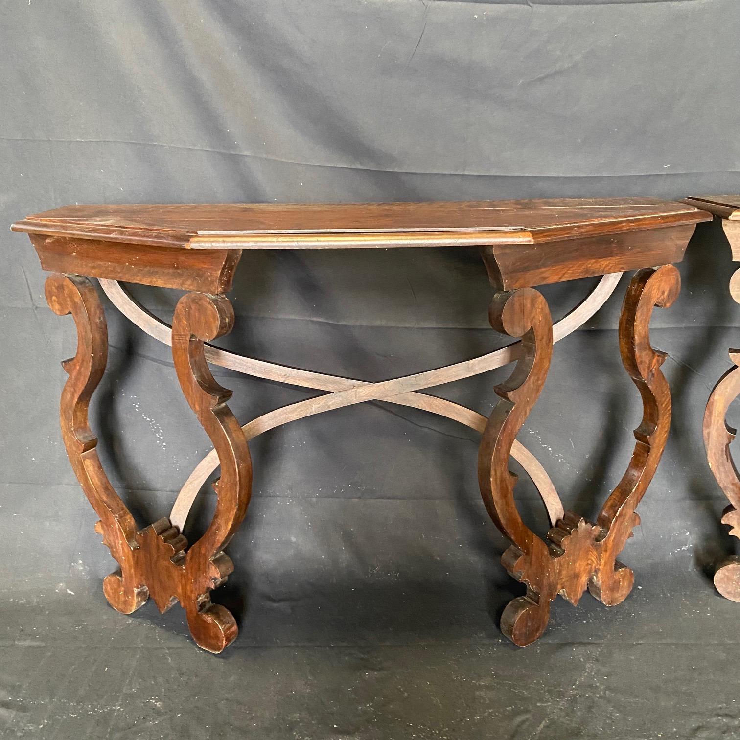 Pair of Italian Baroque Early 18th Century Demilune Walnut Console Tables In Good Condition For Sale In Hopewell, NJ